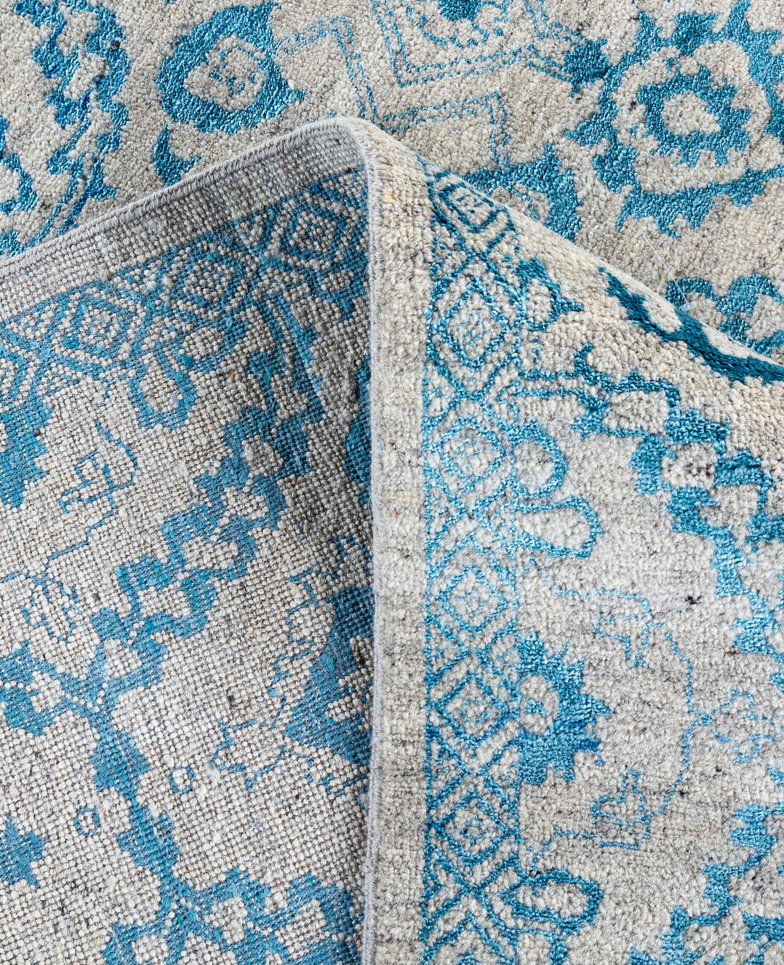 XXI secolo e contemporaneo Tappeto tradizionale floreale in lana e seta annodato a mano di colore beige, 8' 2