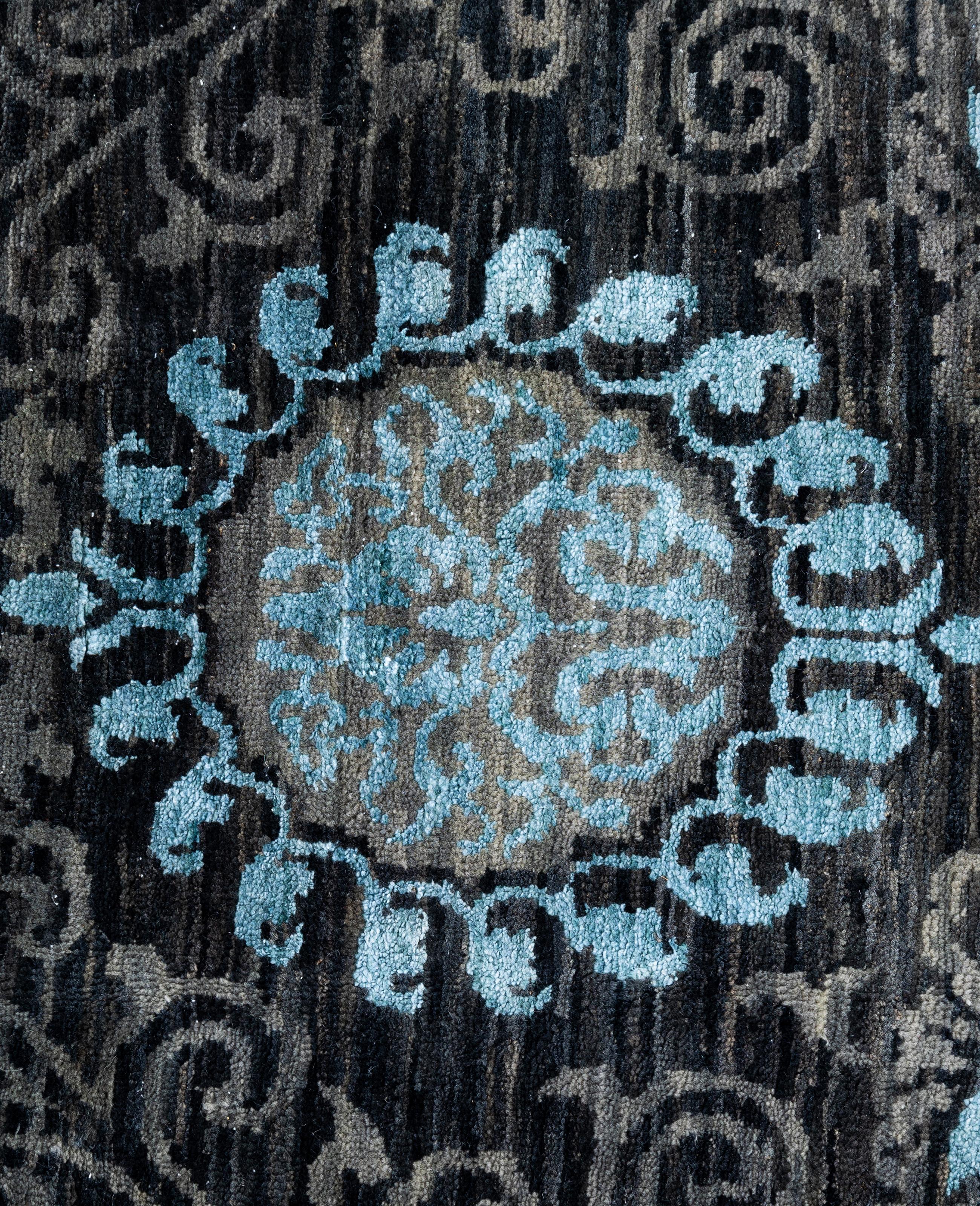 Alfombra Tradicional Floral de Lana y Seda Anudada a Mano en Negro 9' 3