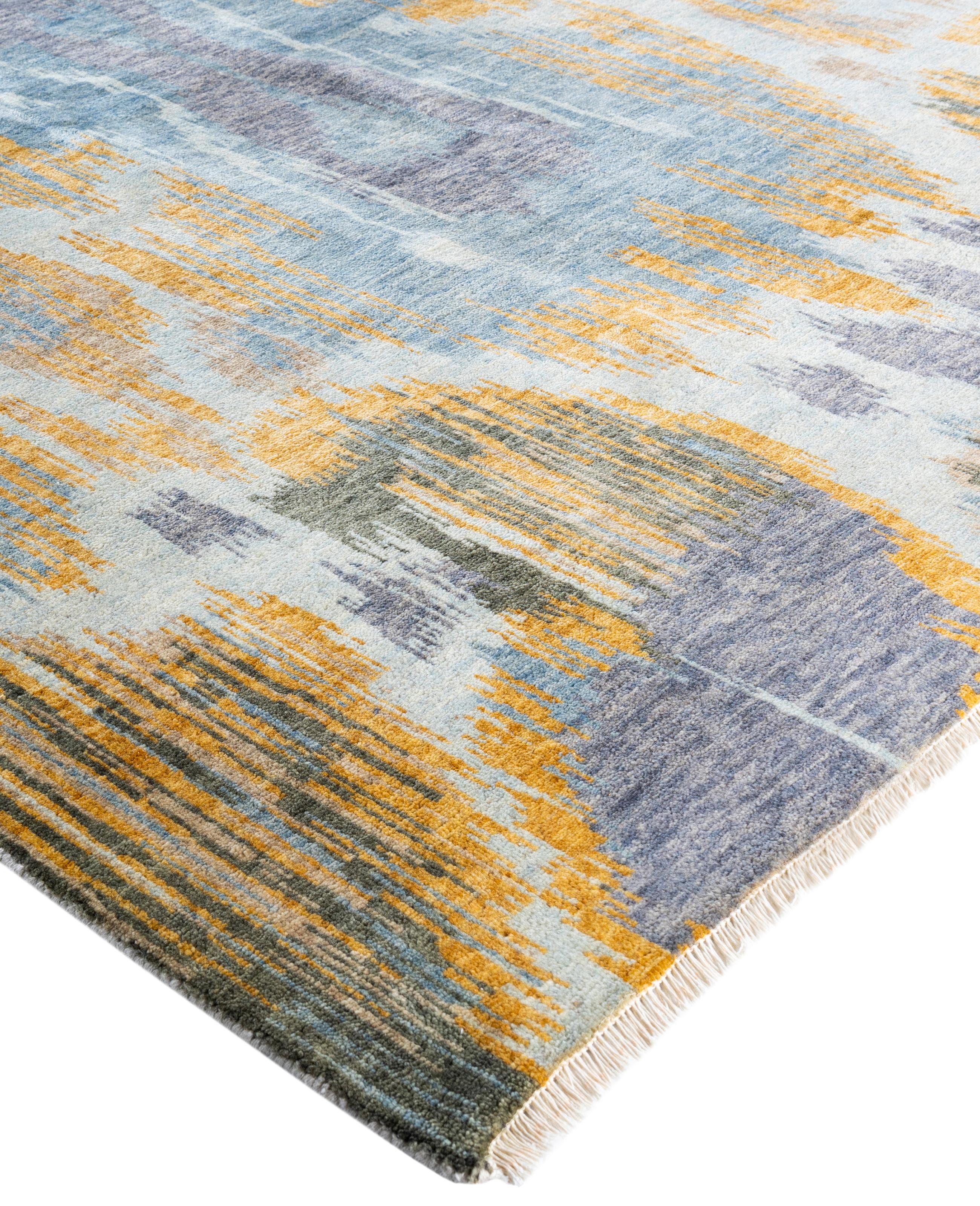 Les tapis kazakhs sont recherchés depuis des générations, leur esthétique unique étant une combinaison captivante d'histoire tribale et d'influence géographique. Les médaillons, les motifs allover et le dessin central, noués à la main de manière