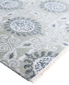 Traditioneller handgeknüpfter grauer Teppich aus Wolle und Seide mit Blumenmuster 8' 1" x 10' 2"