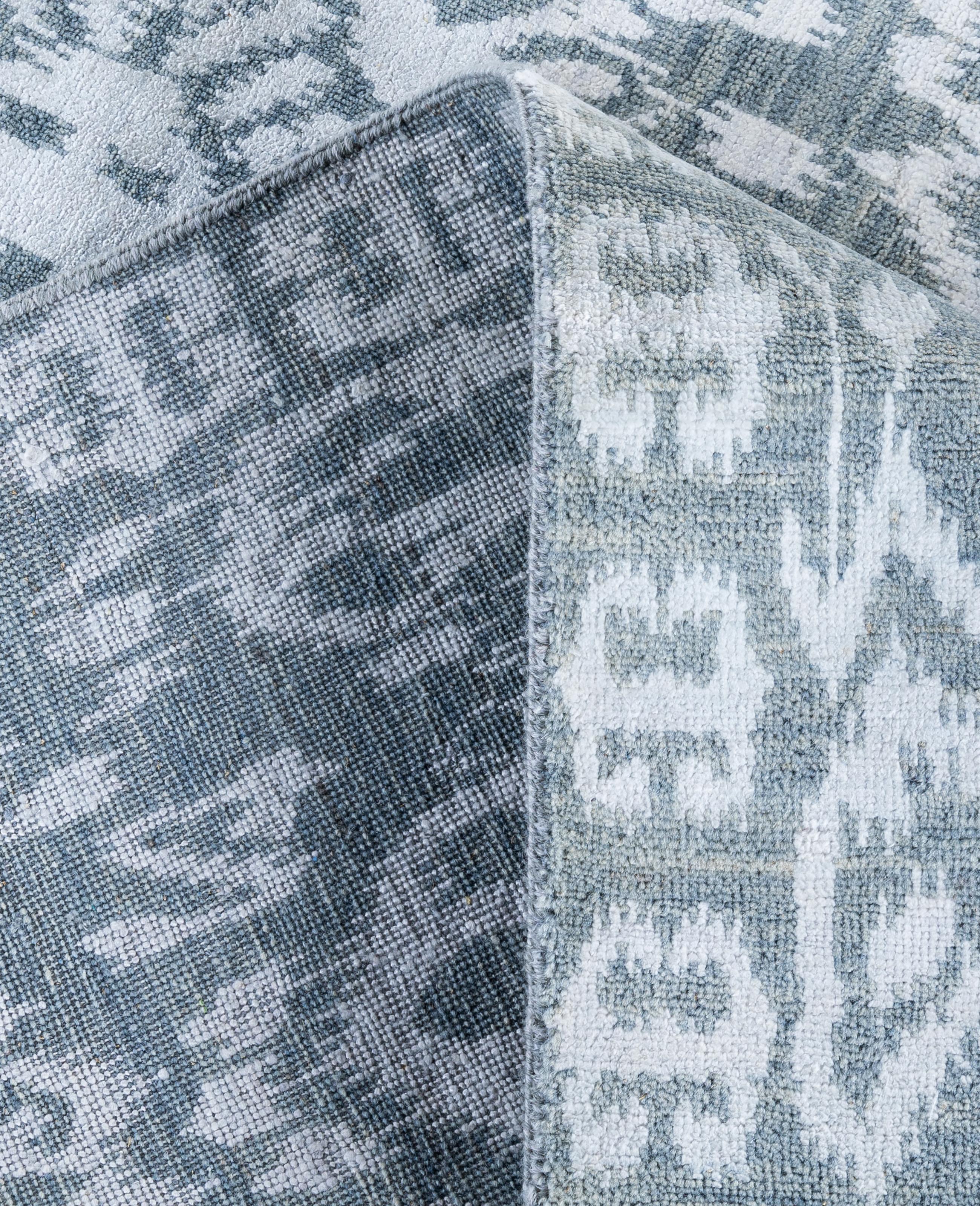 XXIe siècle et contemporain Tapis traditionnel gris noué à la main en laine et soie 9' 1