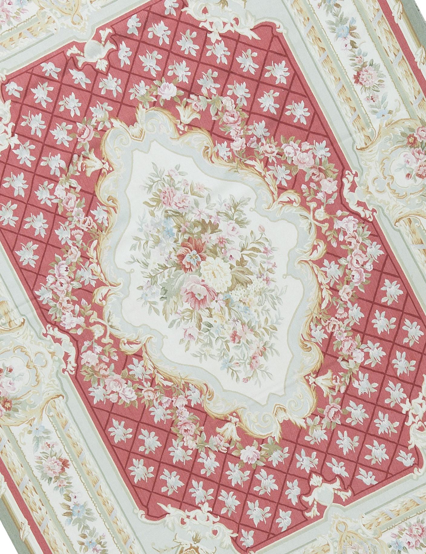 es tapis d'Aubusson à tissage plat, que l'on trouve dans les plus belles maisons et les plus beaux palais depuis la fin du XVIIe siècle. Taille : 