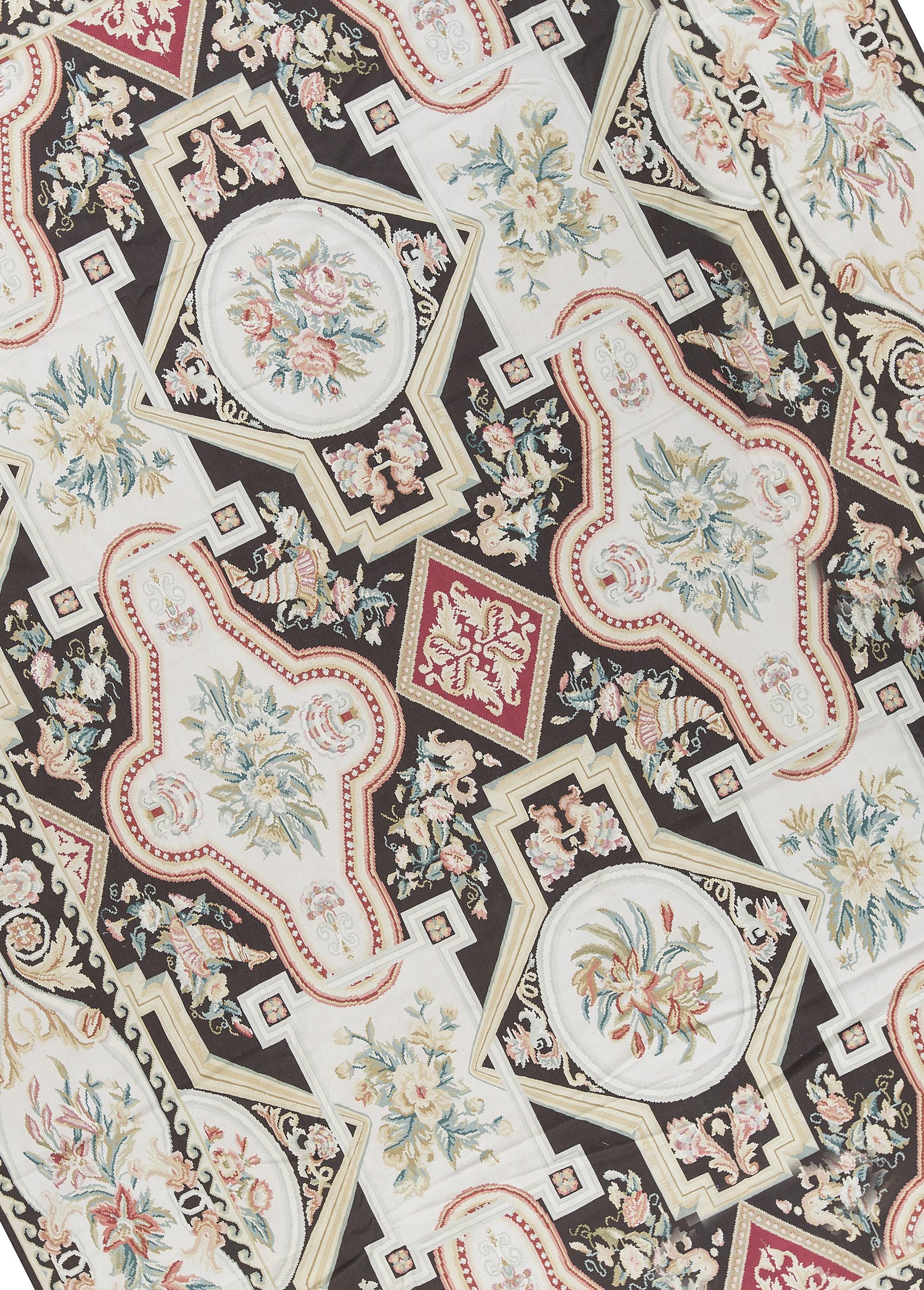 Handgewebte Nachbildung der klassischen französischen Flachgewebe-Aubusson-Teppiche, die seit dem späten 17. Jahrhundert in den schönsten Häusern und Palästen zu finden sind. Größe 14' 1'' x 20' 1''