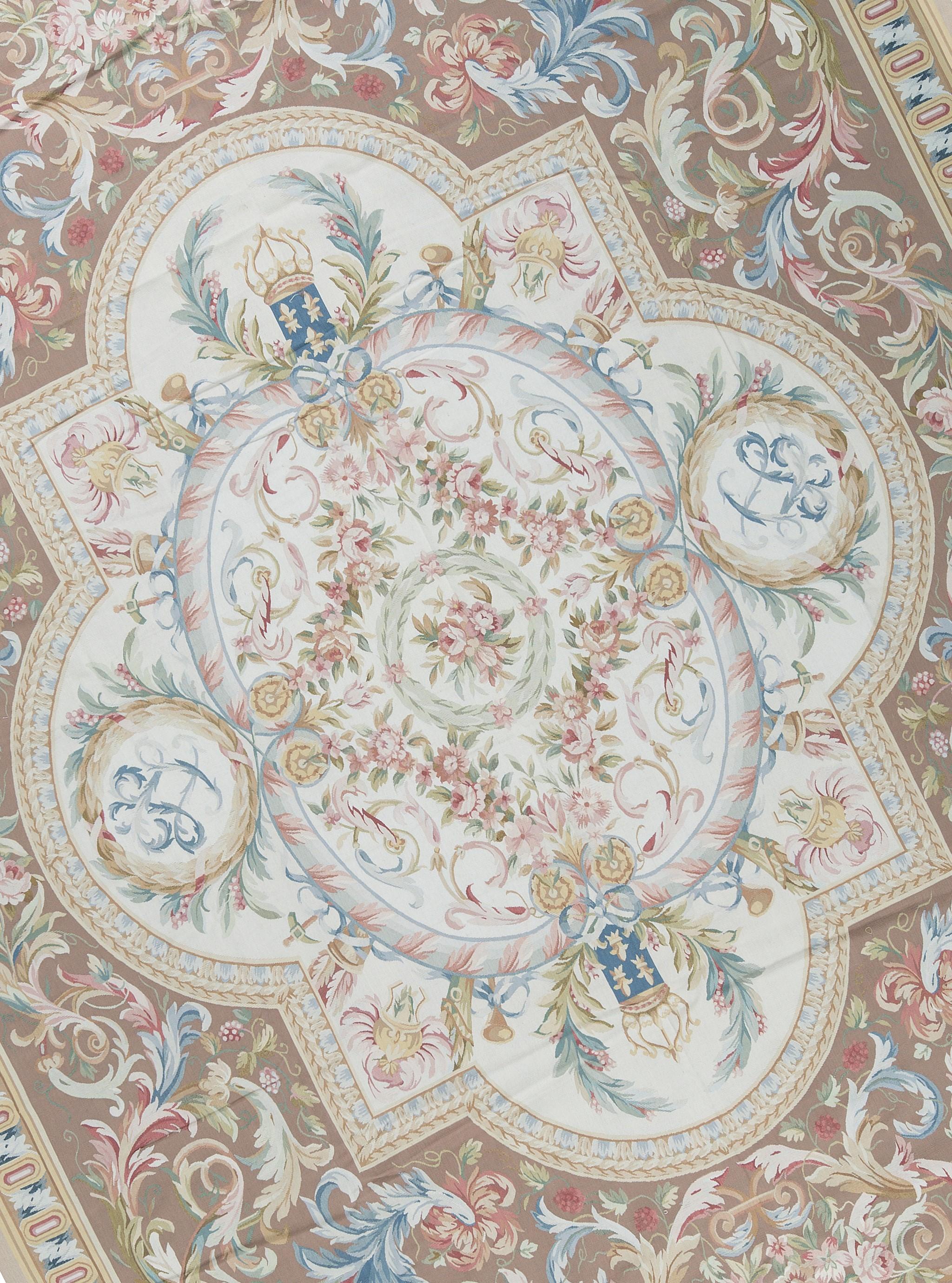 Handgewebte Nachbildung der klassischen französischen Flachgewebe-Aubusson-Teppiche, die seit dem späten 17. Jahrhundert in den besten Häusern und Palästen zu finden sind. Größe: 12'1'' x 16'.