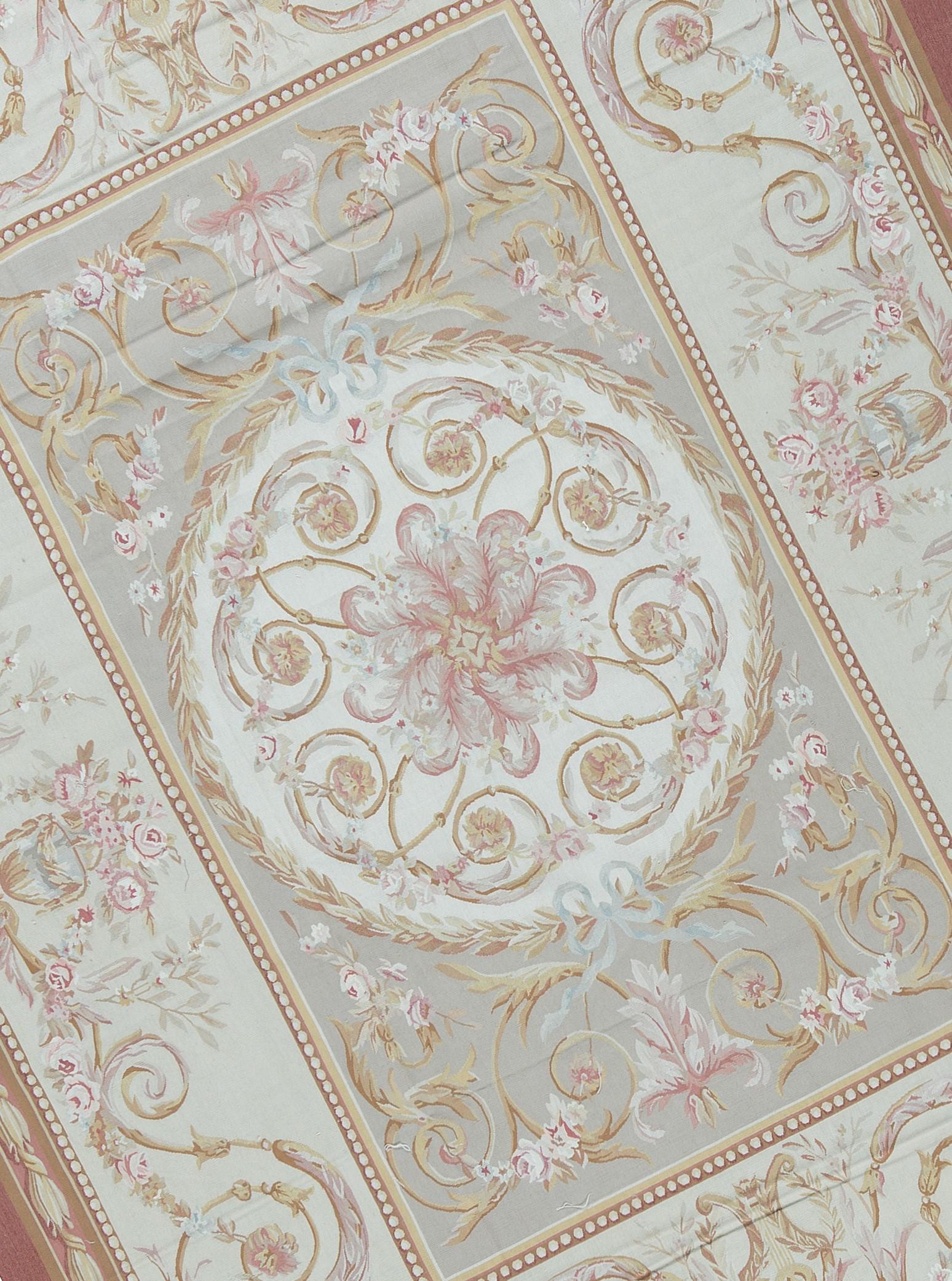 Handgewebte Nachbildung der klassischen französischen Flachgewebe-Aubusson-Teppiche, die seit dem späten 17. Jahrhundert in den besten Häusern und Palästen zu finden sind. Größe 9' x 12' 3