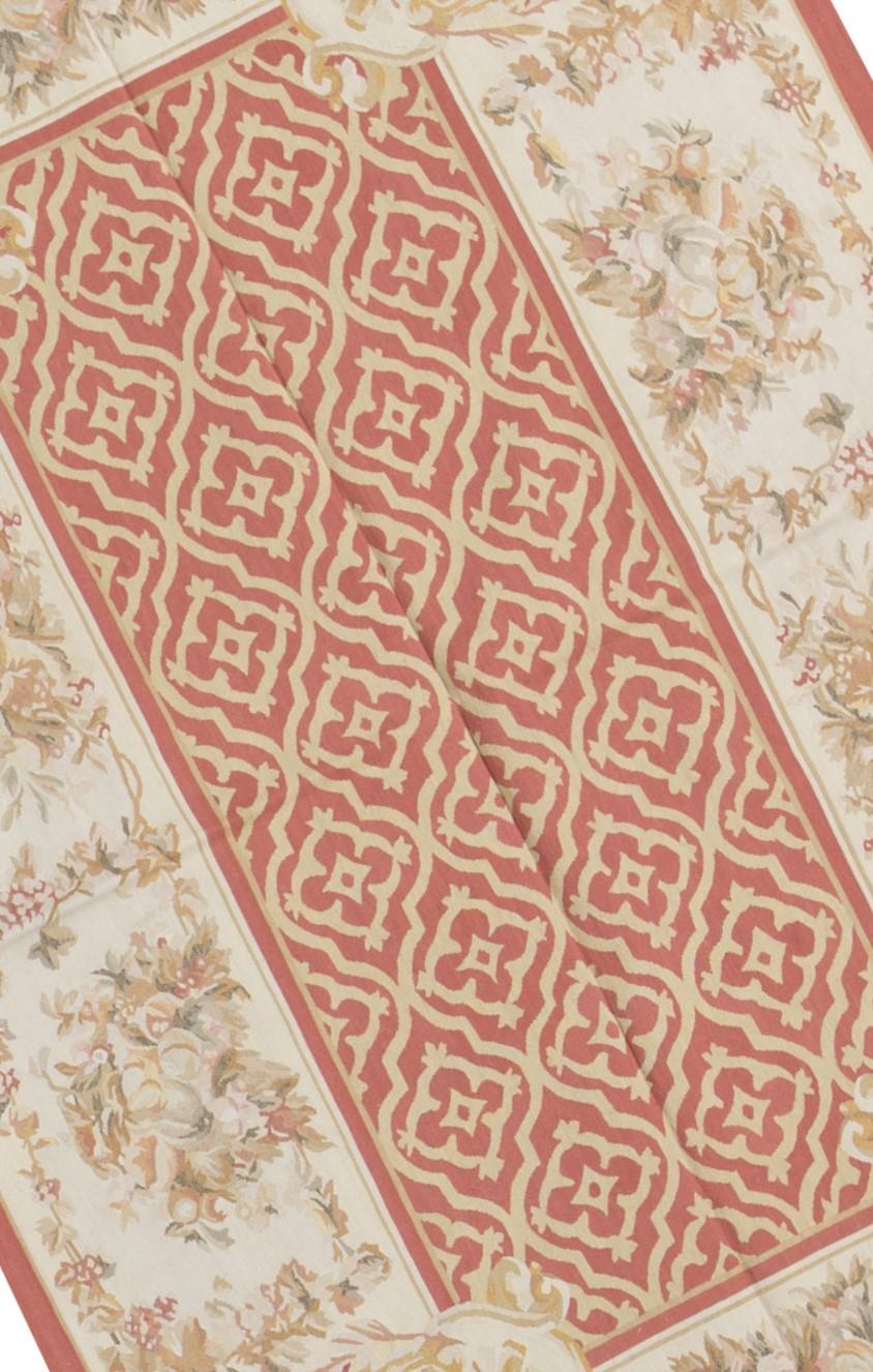 Recréation tissée à la main des tapis d'Aubusson classiques français à tissage plat que l'on trouve dans les maisons et les palais les plus raffinés depuis la fin du XVIIe siècle. Taille 4' 11'' x 8'.