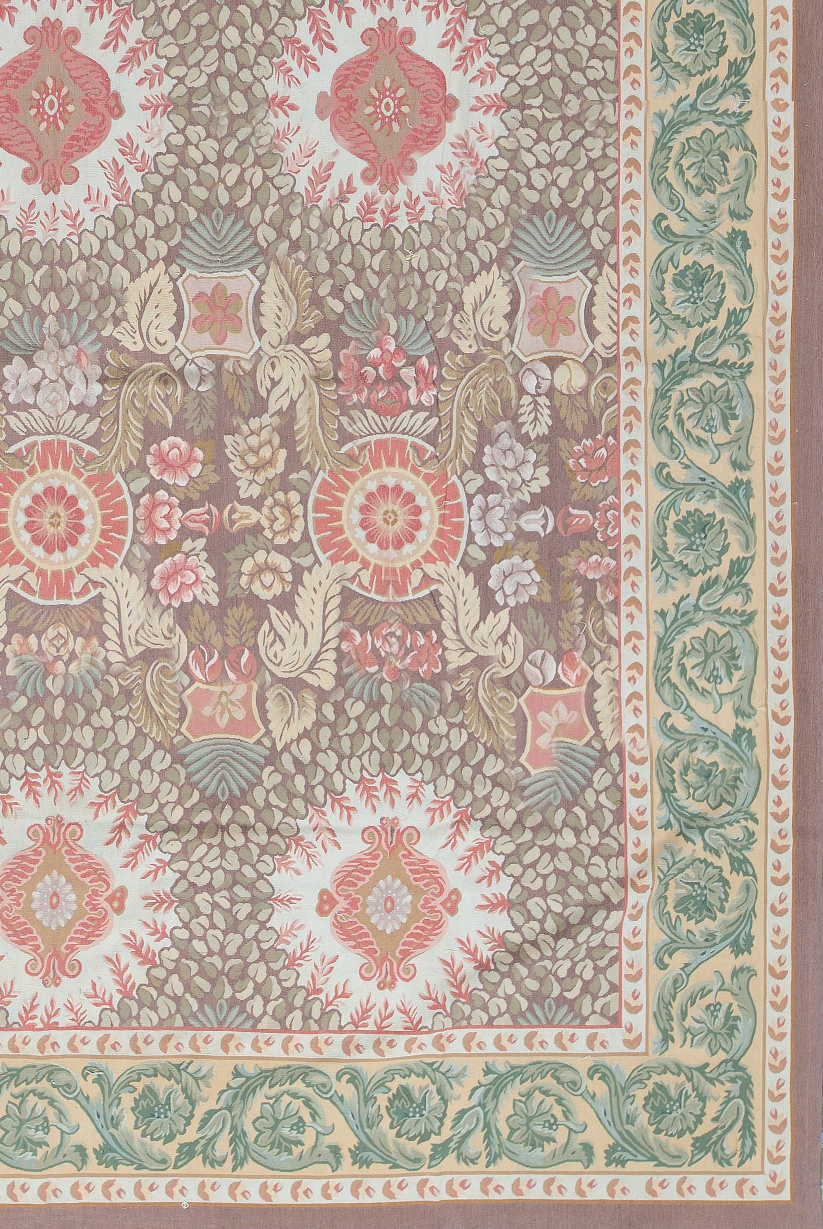 Chinese 17th Century Traditional French Aubusson Style Flat-Weave Rug For Sale