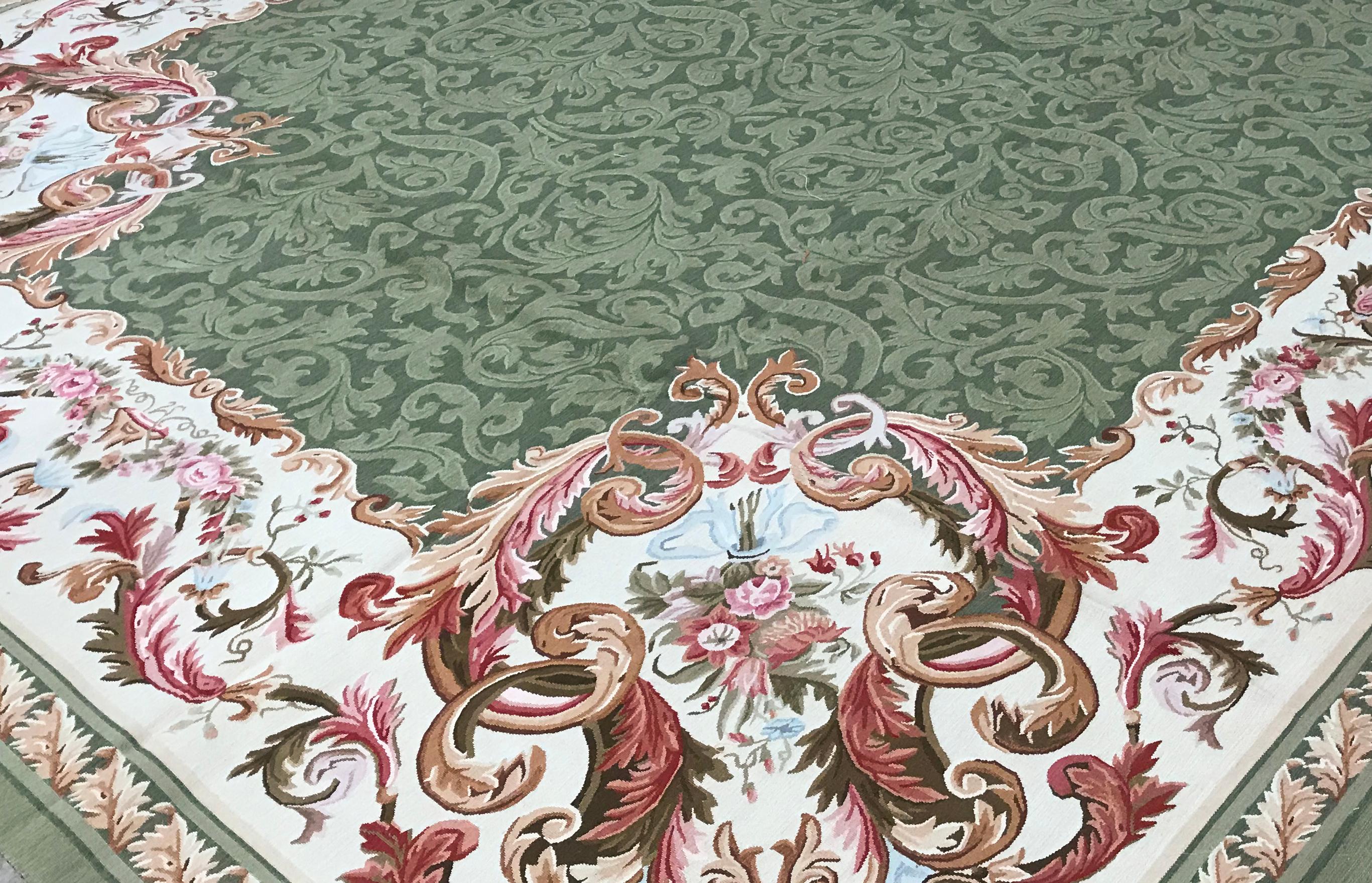 Chinois Tapis traditionnel français du 17ème siècle de style Aubusson à tissage plat en vente