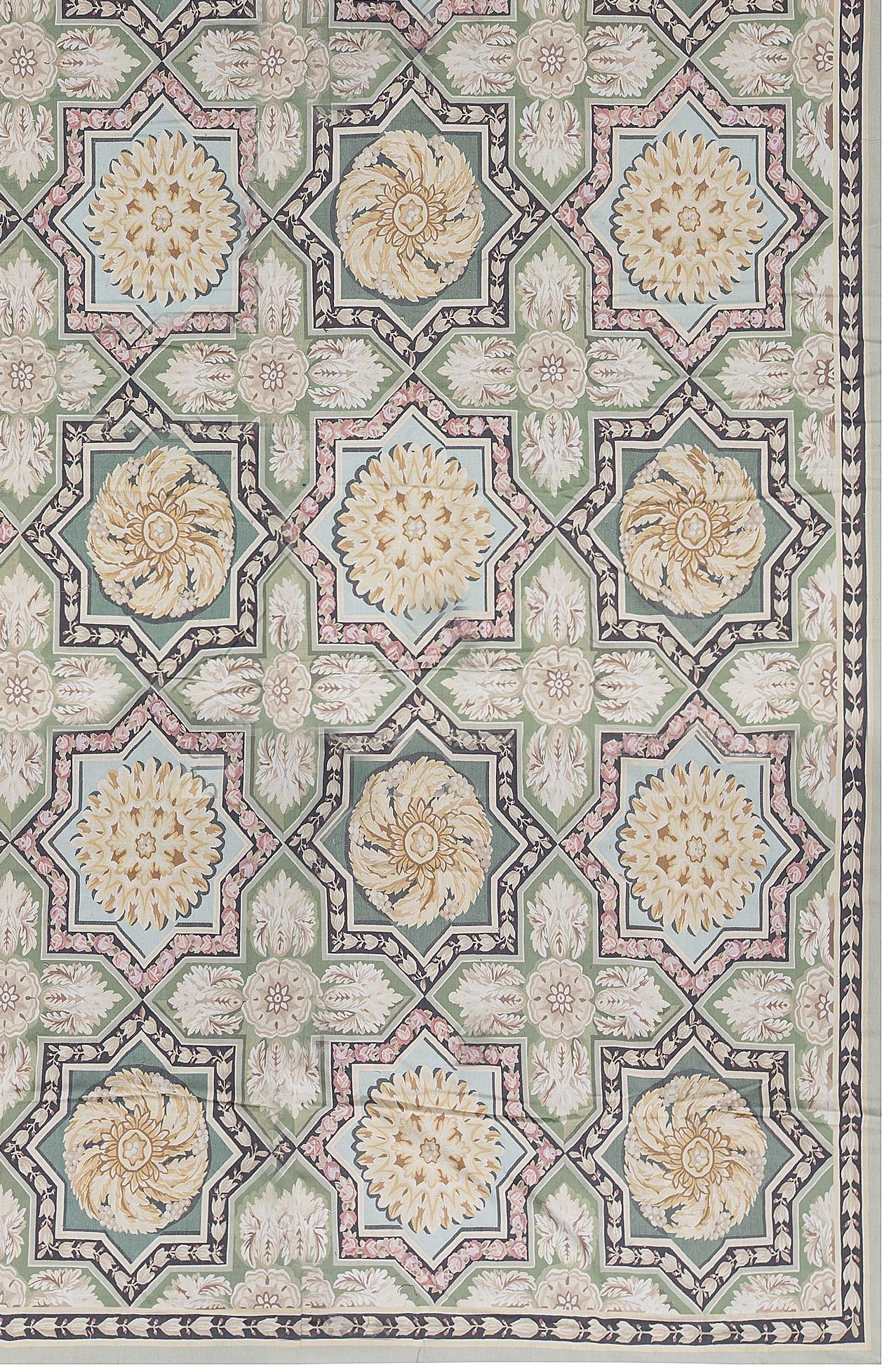 Chinese 17th Century Traditional French Aubusson Style Flat-Weave Rug For Sale