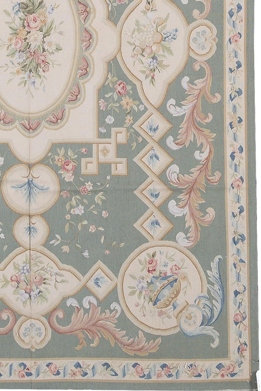 Chinese 17th Century Traditional French Aubusson Style Flat-Weave Rug For Sale