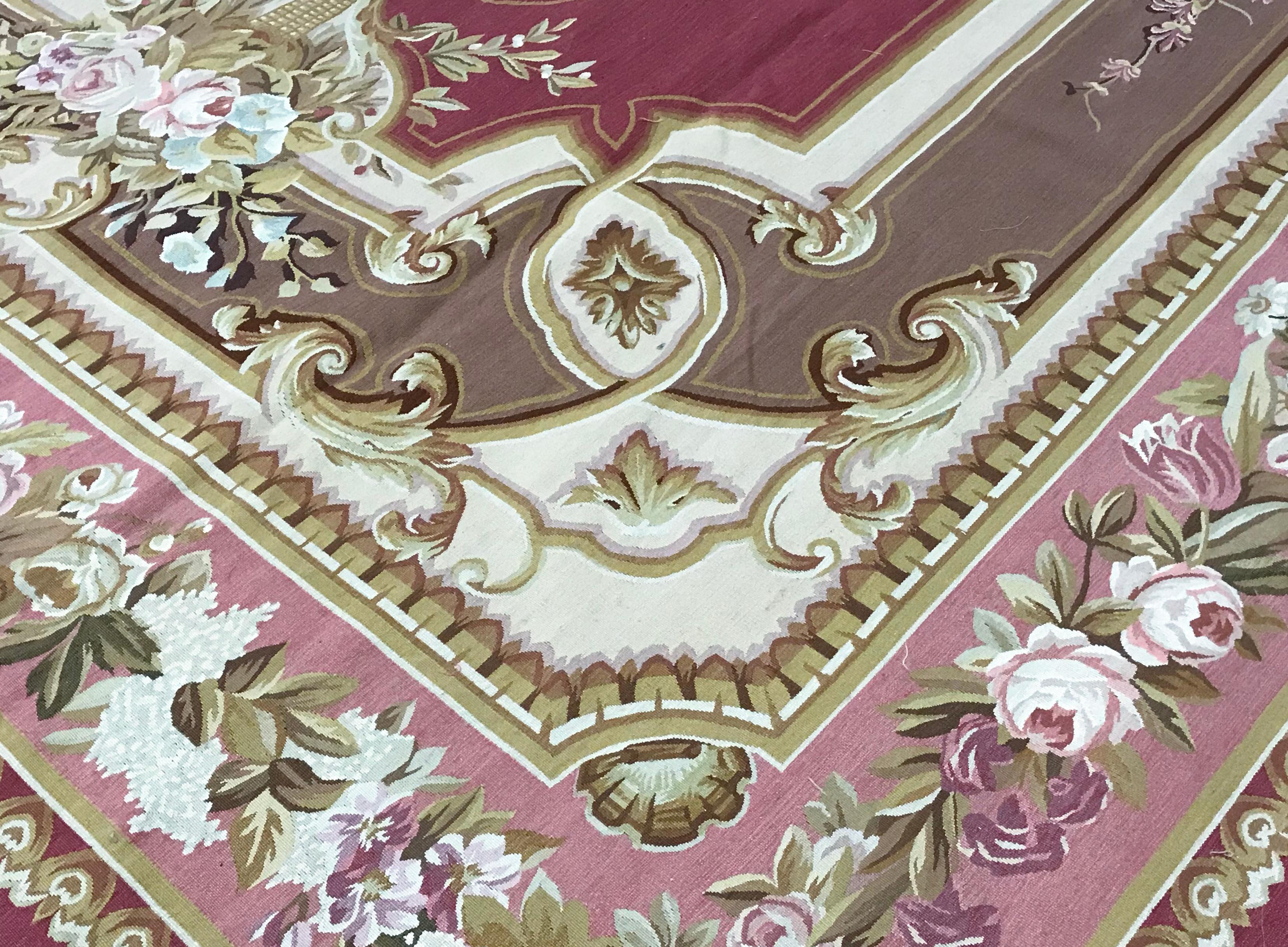 Hand-Woven 17th Century Traditional French Aubusson Style Flat-Weave Rug For Sale