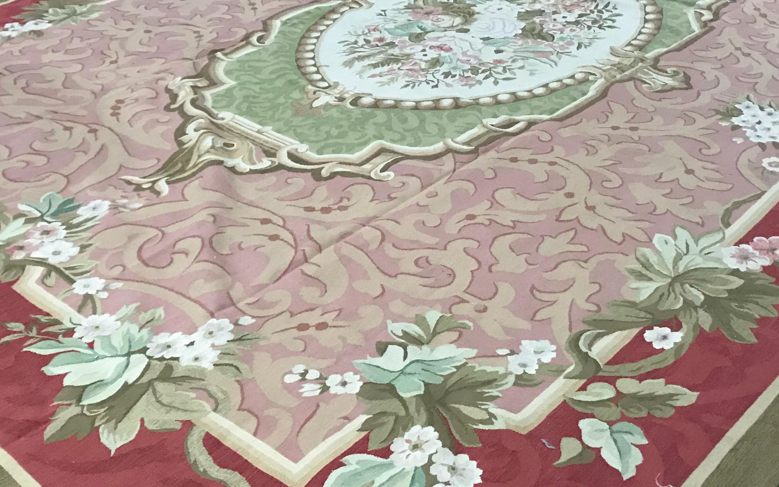 Traditioneller Flachgewebeteppich im französischen Aubusson-Stil aus dem 17. Jahrhundert (Handgewebt) im Angebot