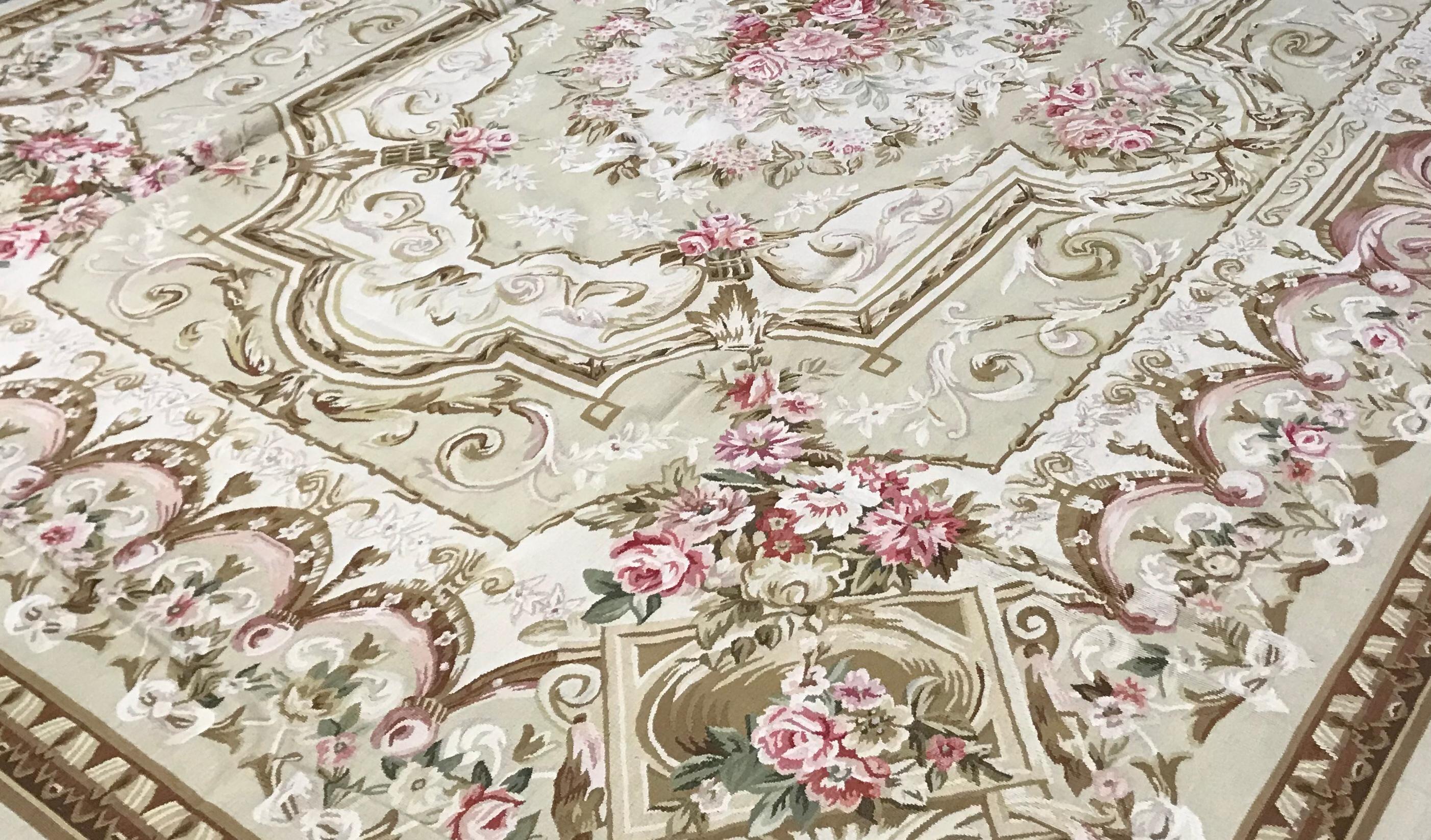 Alfombra tradicional francesa de tejido plano estilo Aubusson del siglo XVII Tejido a mano en venta