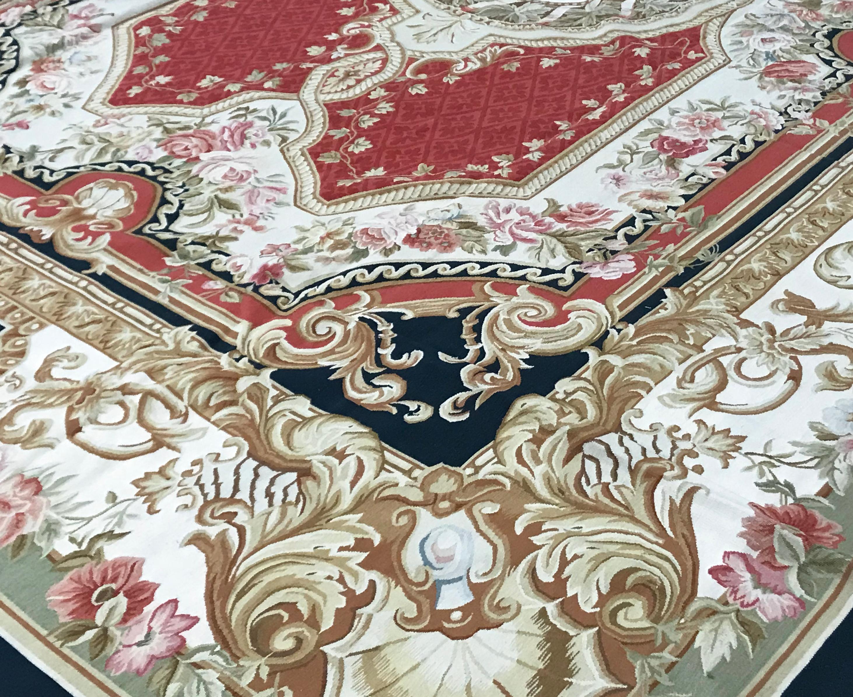 Hand-Woven 17th Century Traditional French Aubusson Style Flat-Weave Rug For Sale