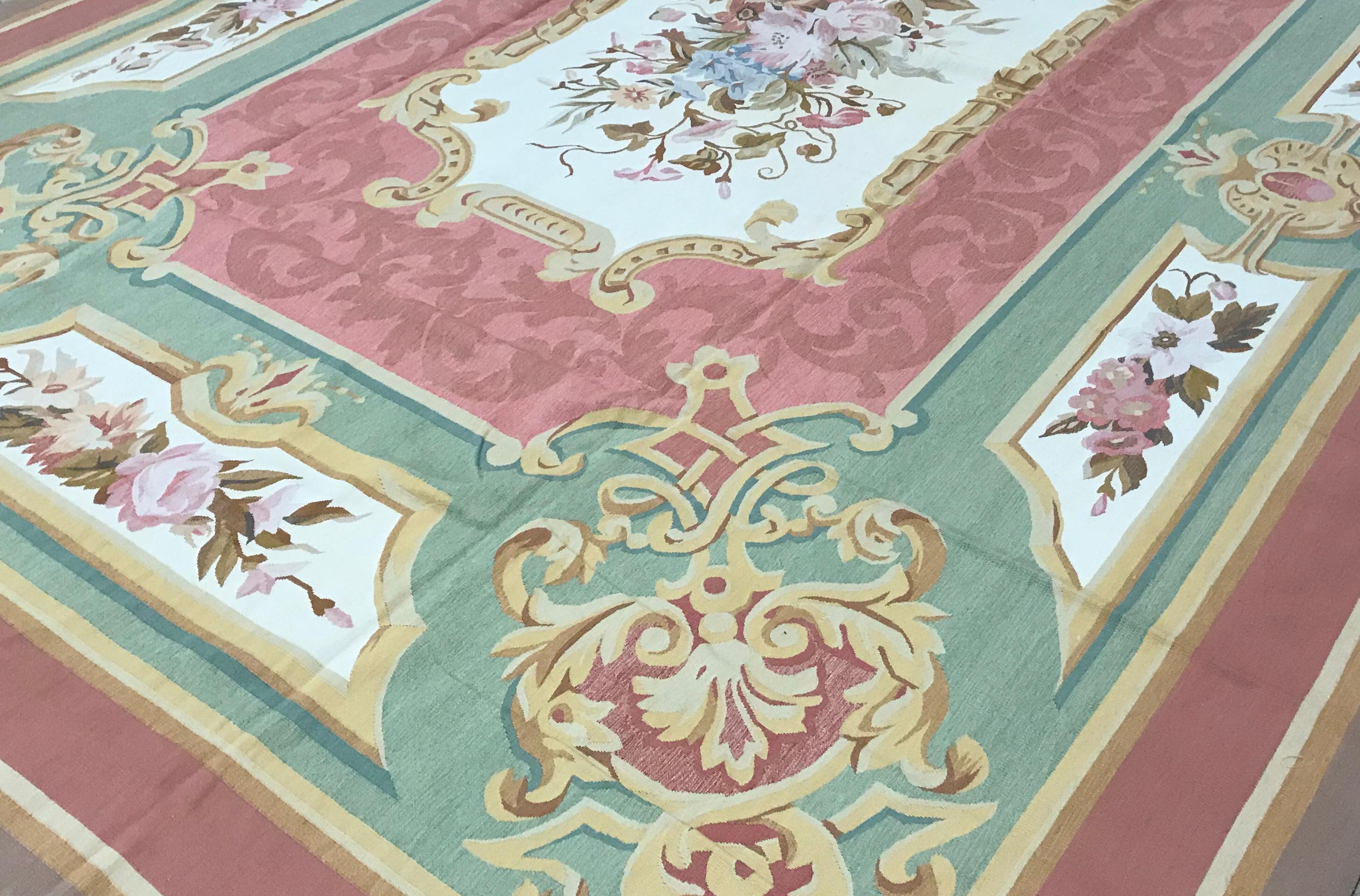 Hand-Woven 17th Century Traditional French Aubusson Style Flat-Weave Rug For Sale