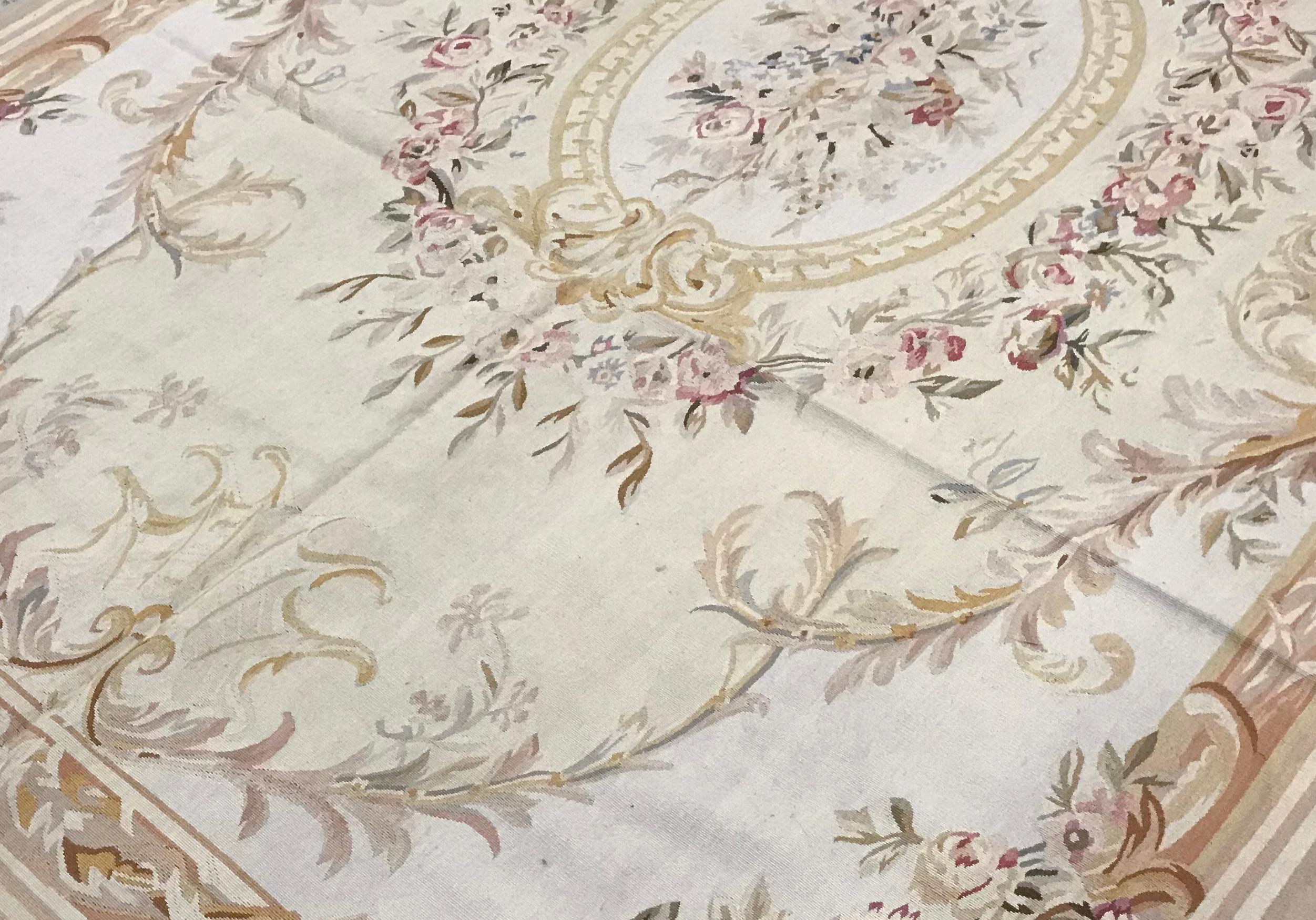 Tessuto a mano Tappeto tradizionale francese del XVII secolo a trama piatta in stile Aubusson in vendita