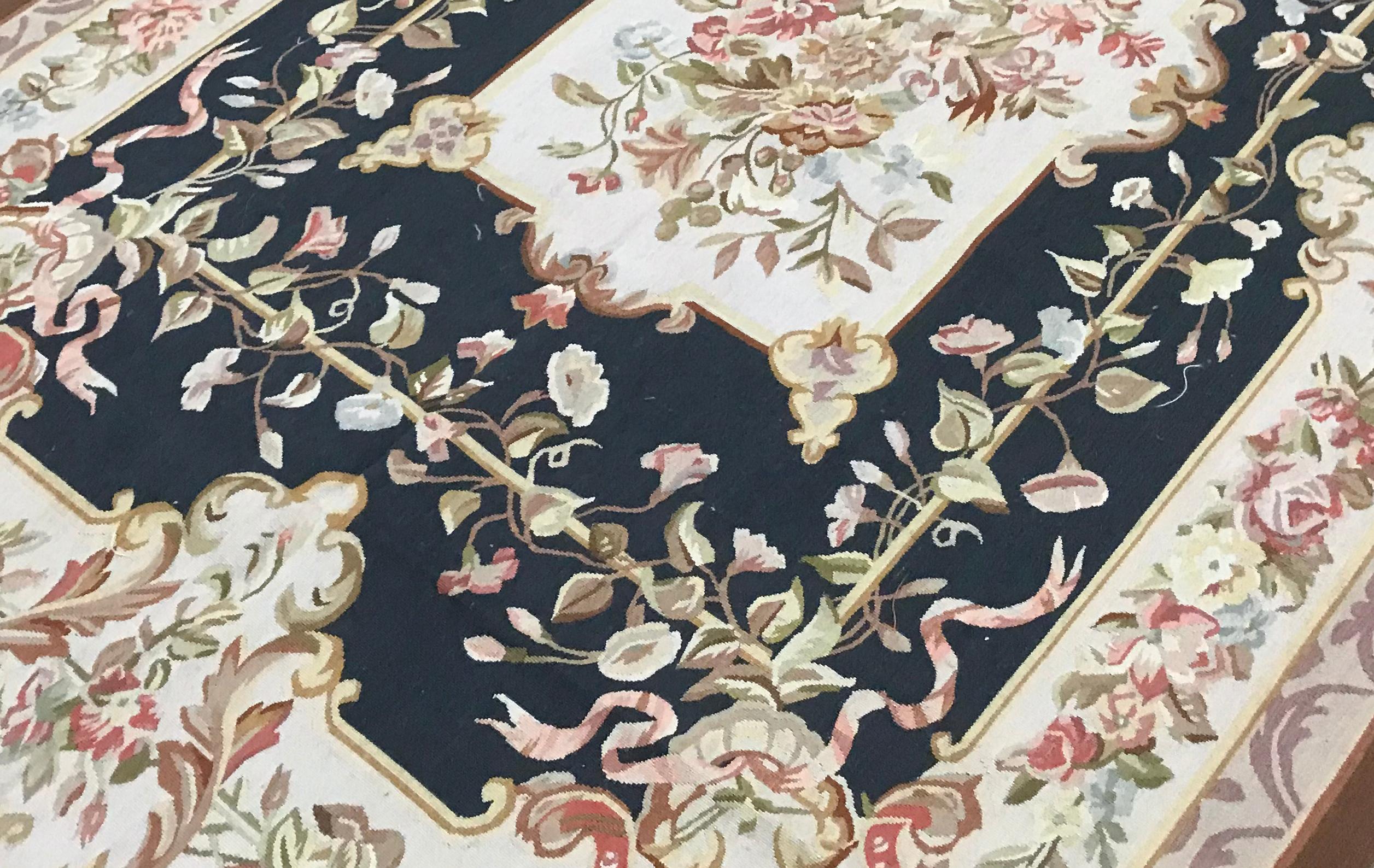 Tissé à la main Tapis traditionnel français du 17ème siècle de style Aubusson à tissage plat en vente