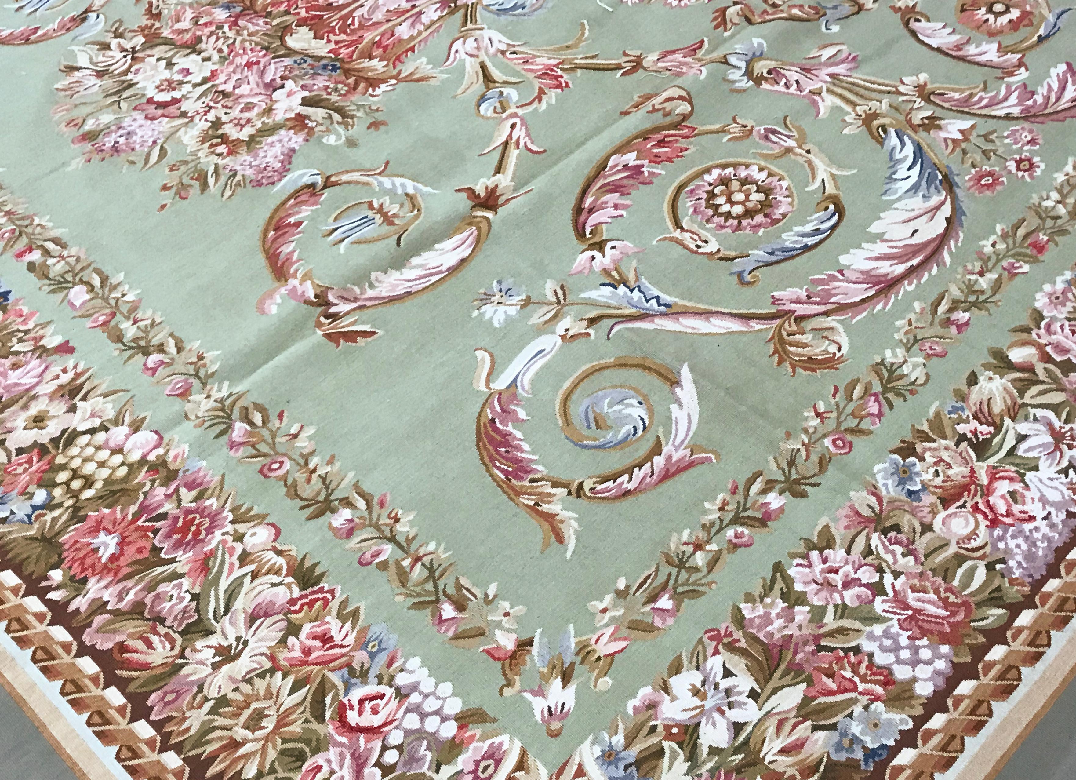 Hand-Woven 17th Century Traditional French Aubusson Style Flat-Weave Rug For Sale