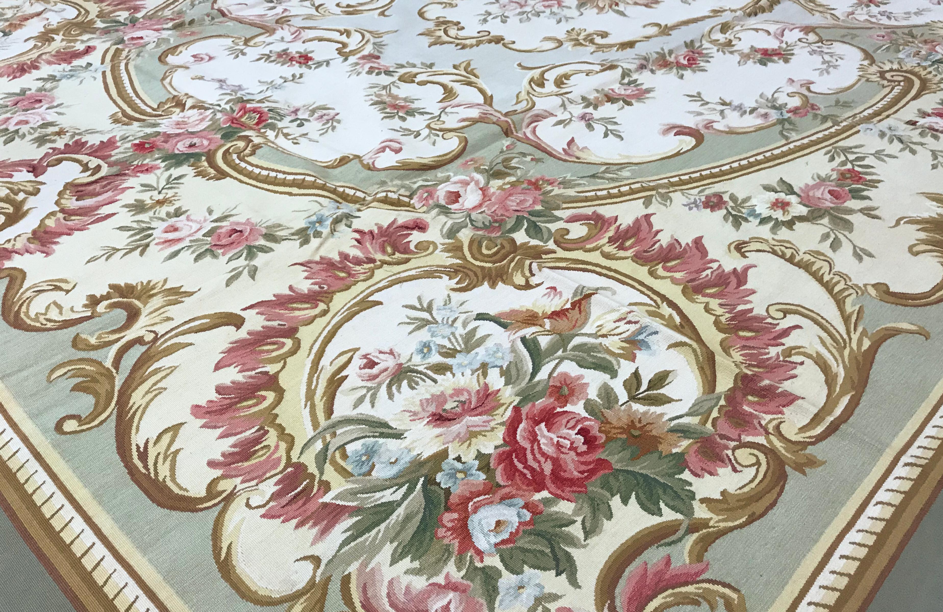 Tessuto a mano Tappeto tradizionale francese del XVII secolo a trama piatta in stile Aubusson in vendita