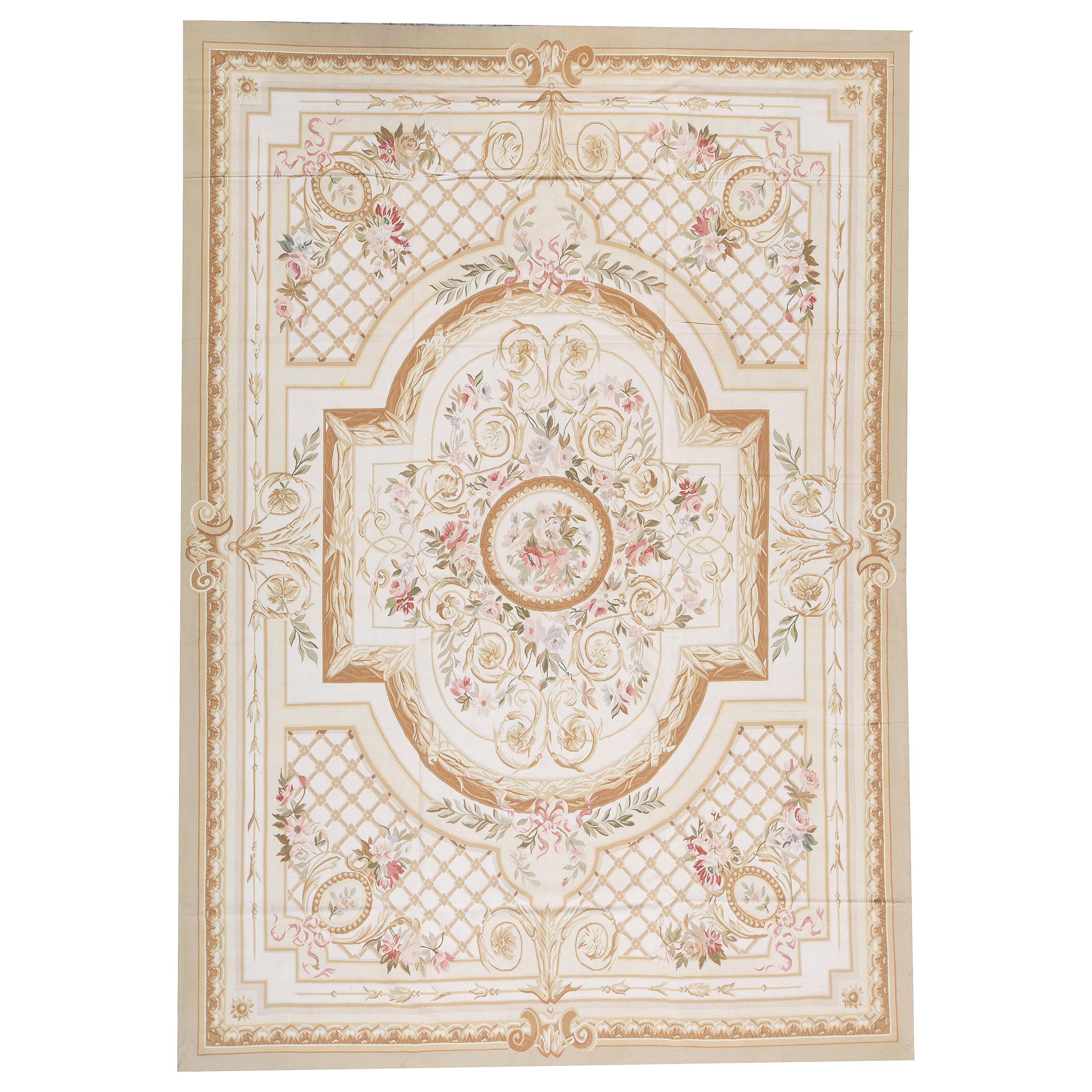 17th Century Traditional French Aubusson Style Flat-Weave Rug For Sale