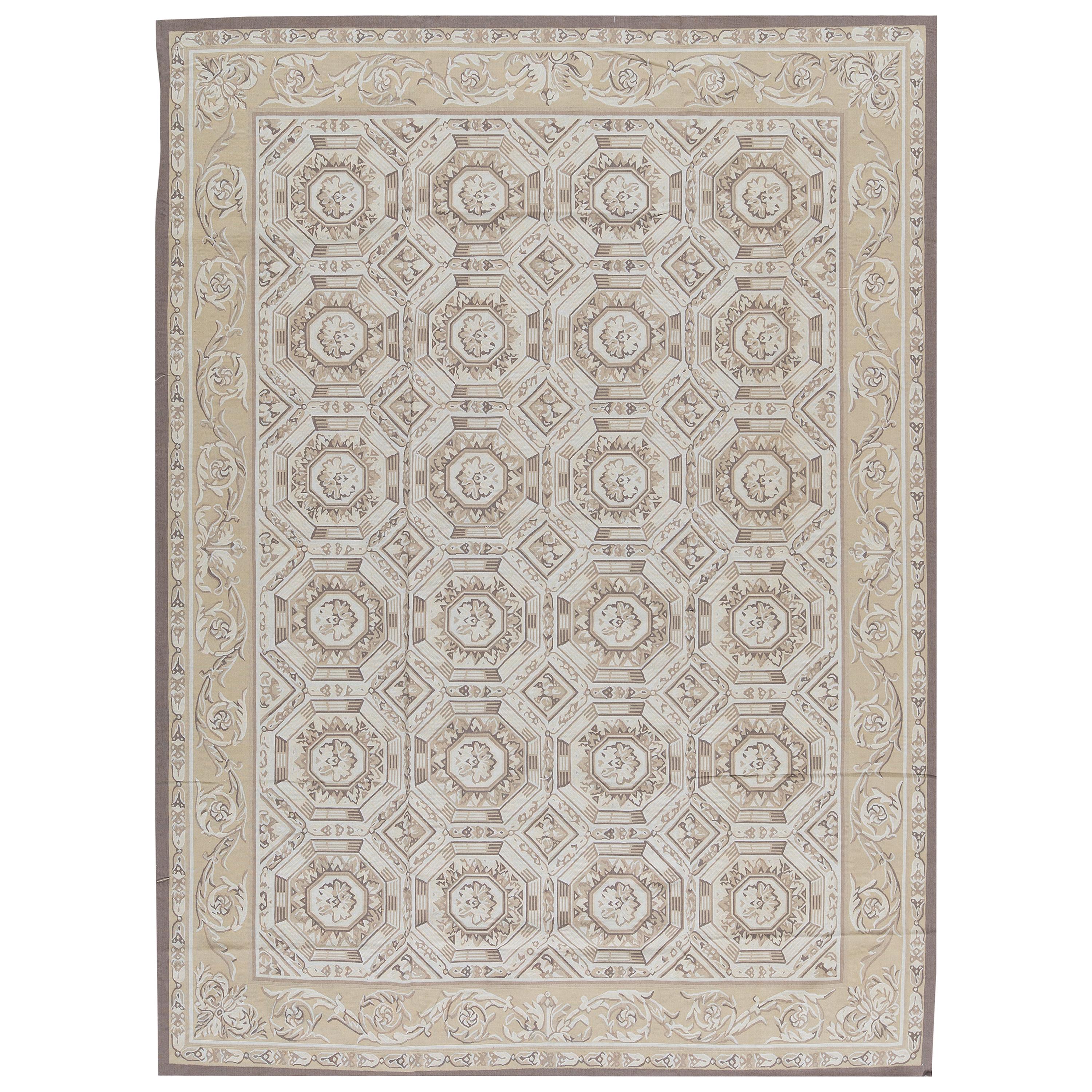 Tapis traditionnel français du 17ème siècle de style Aubusson à tissage plat