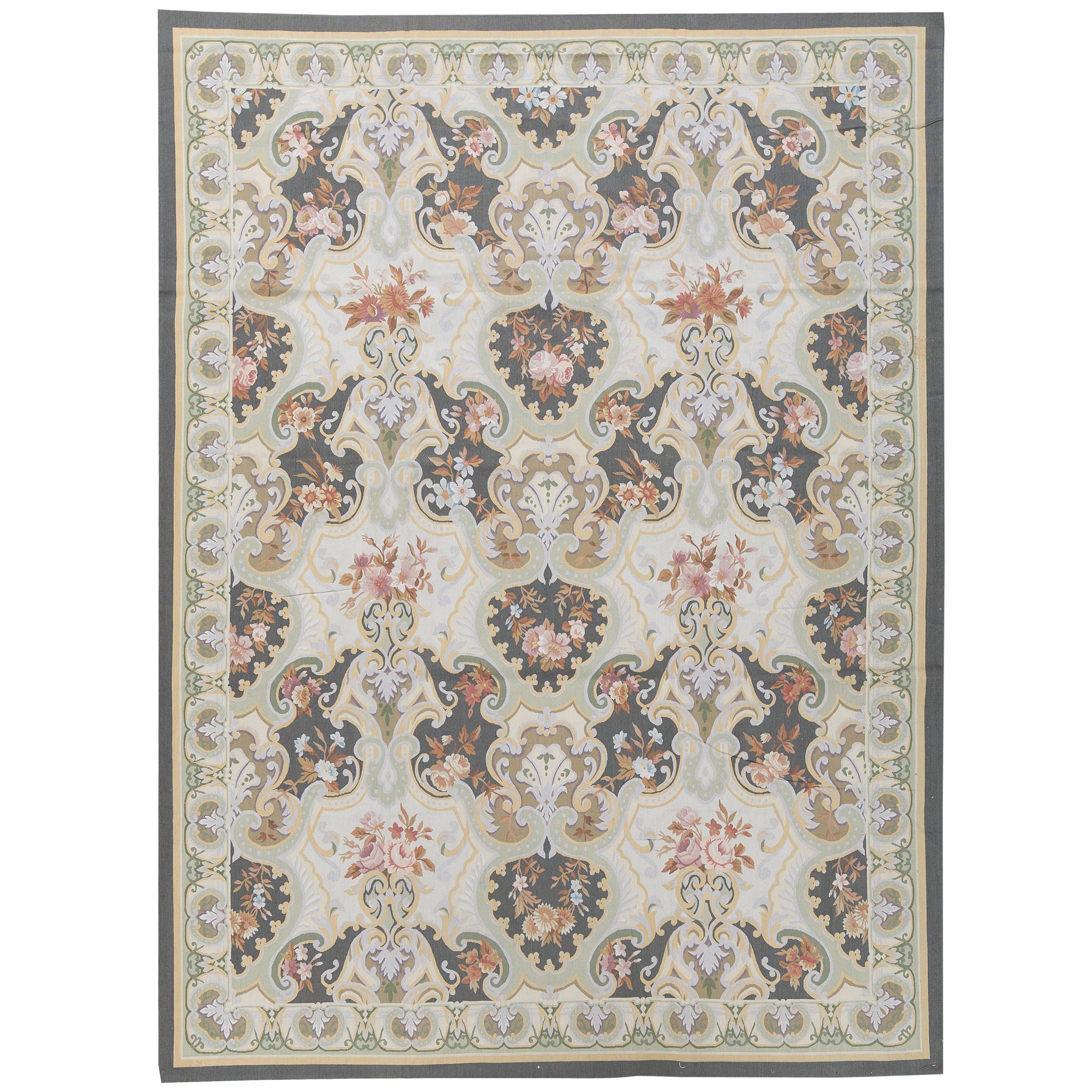 17th Century Traditional French Aubusson Style Flat-Weave Rug For Sale