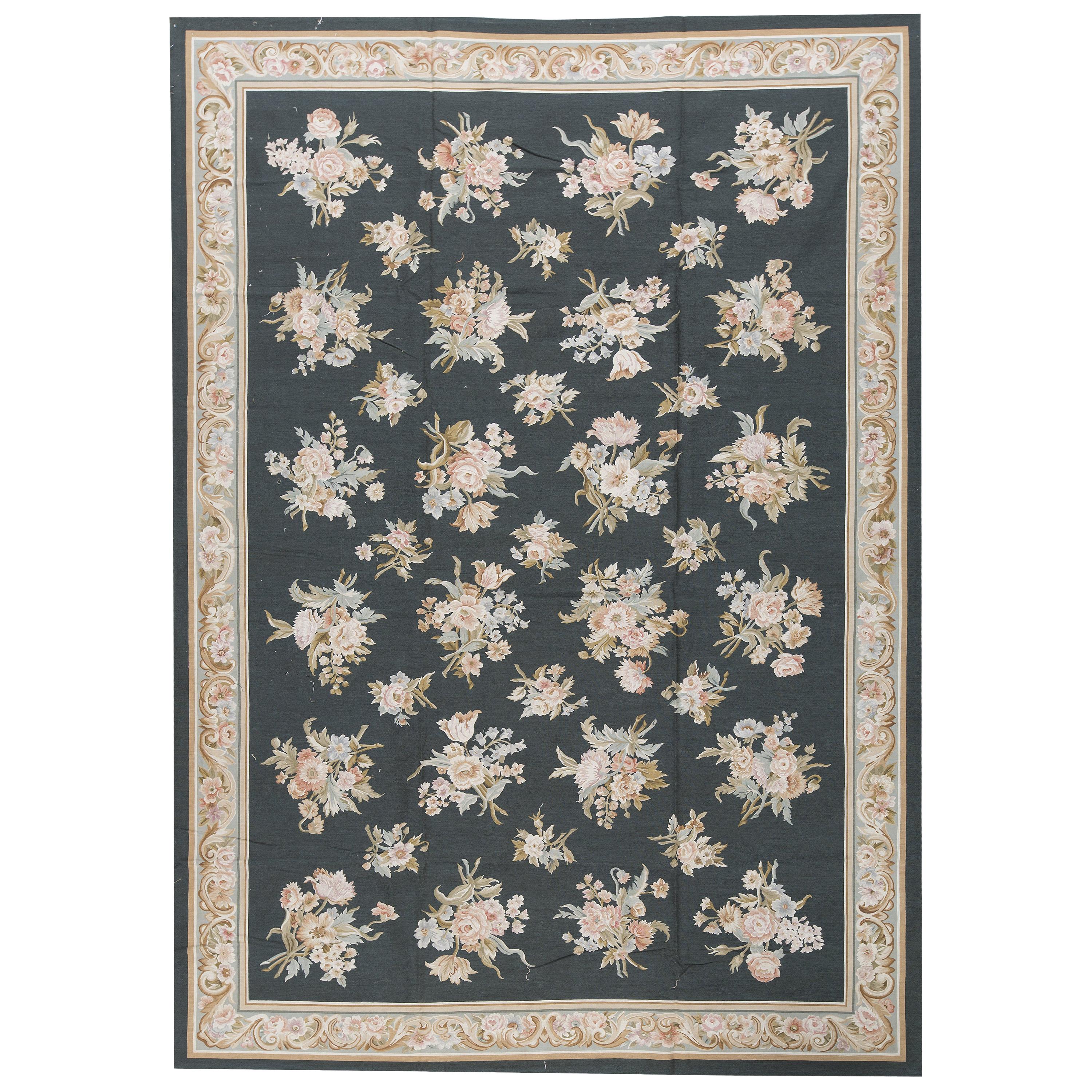 17th Century Traditional French Aubusson Style Flat-Weave Rug For Sale