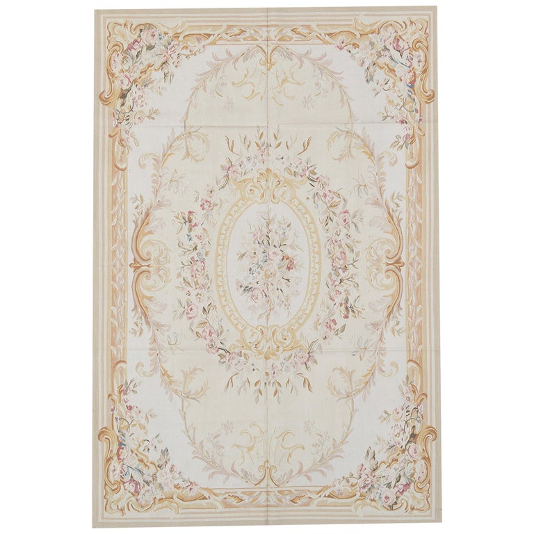 Traditional French Aubusson Style Flat-Weave Rug For Sale at 1stdibs