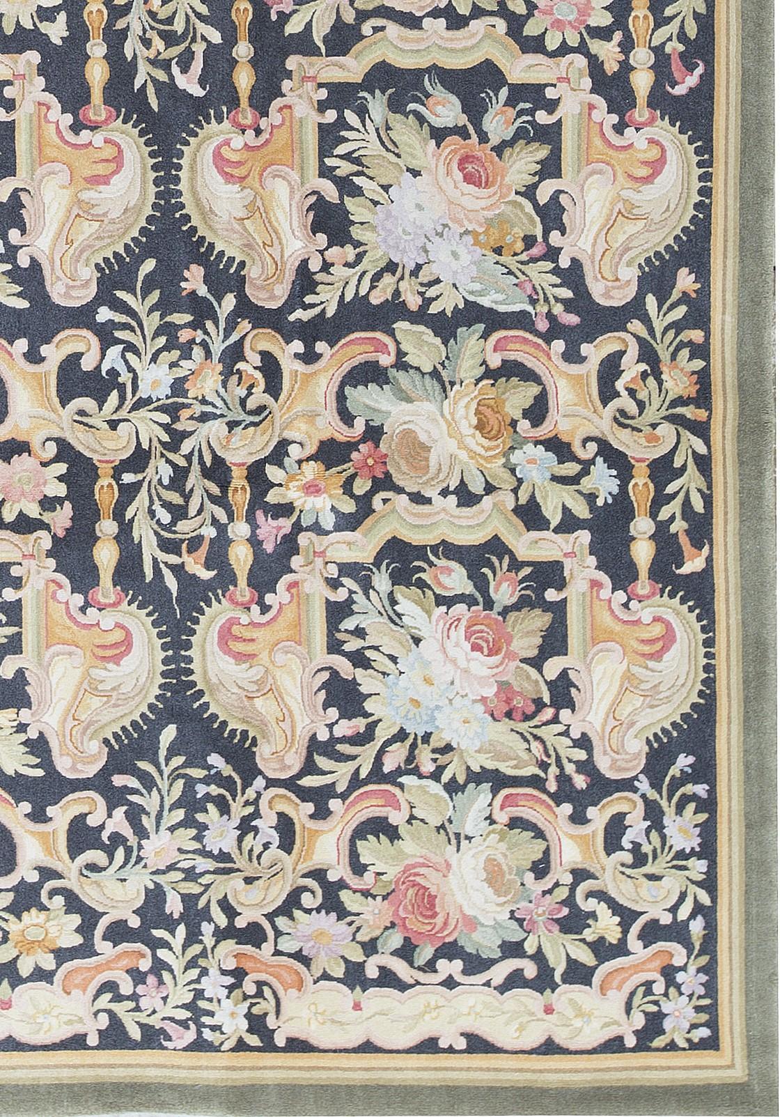 Chinese 17th Century Traditional French Aubusson Style Flat-Weave Rug For Sale