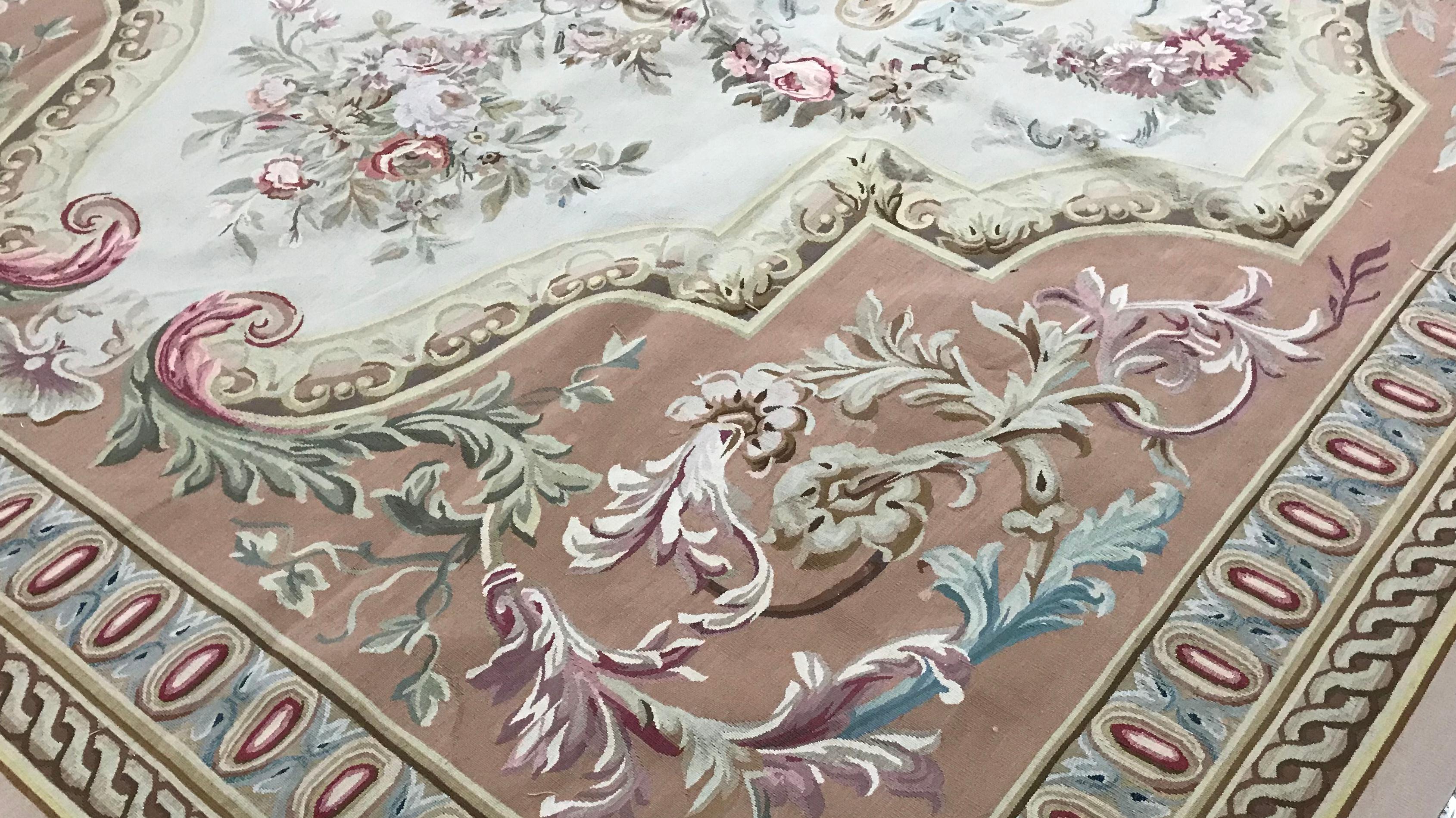 Hand-Woven 17th Century Traditional French Aubusson Sytle Flat-Weave Rug For Sale