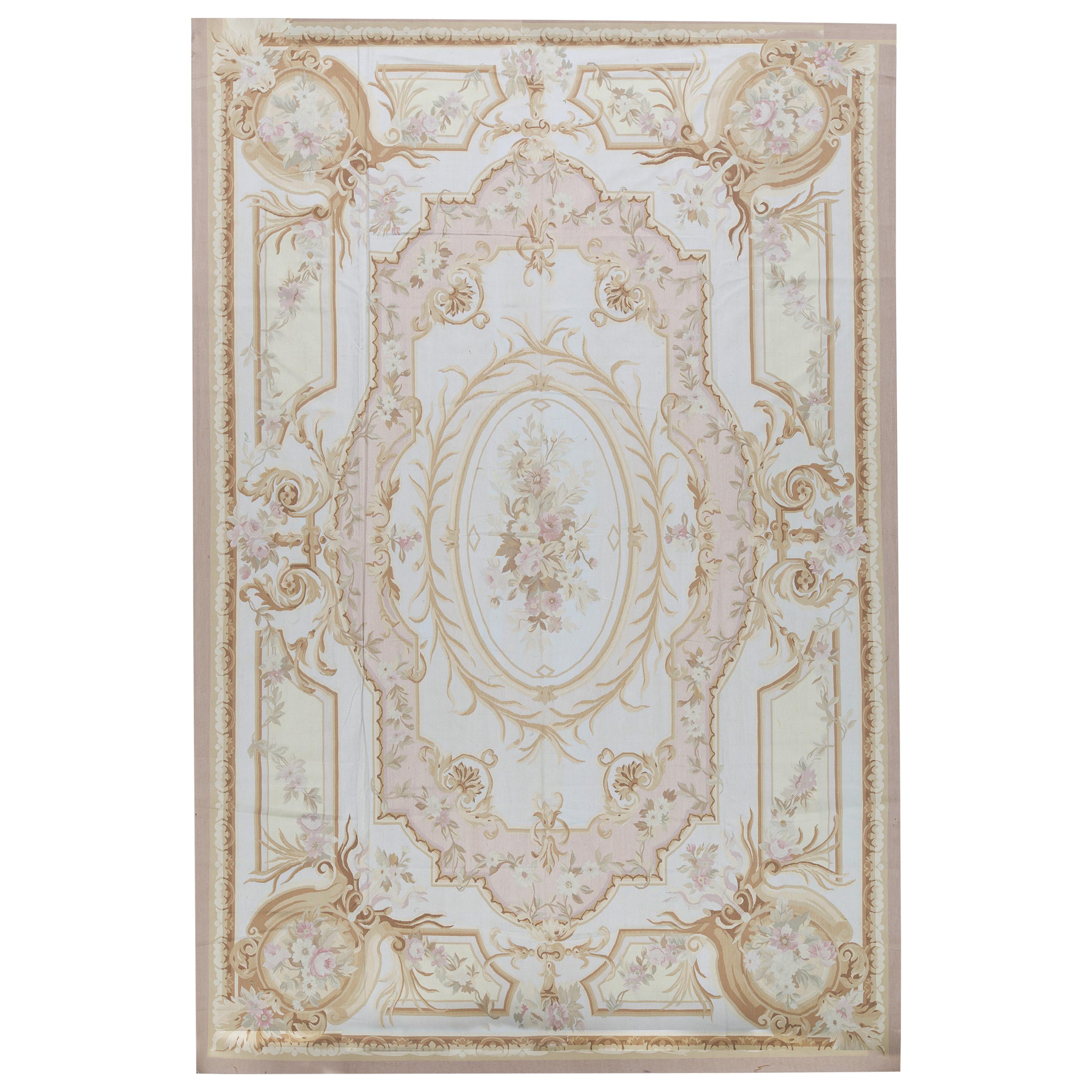 Tappeto tradizionale francese del XVII secolo a trama piatta in stile Aubusson
