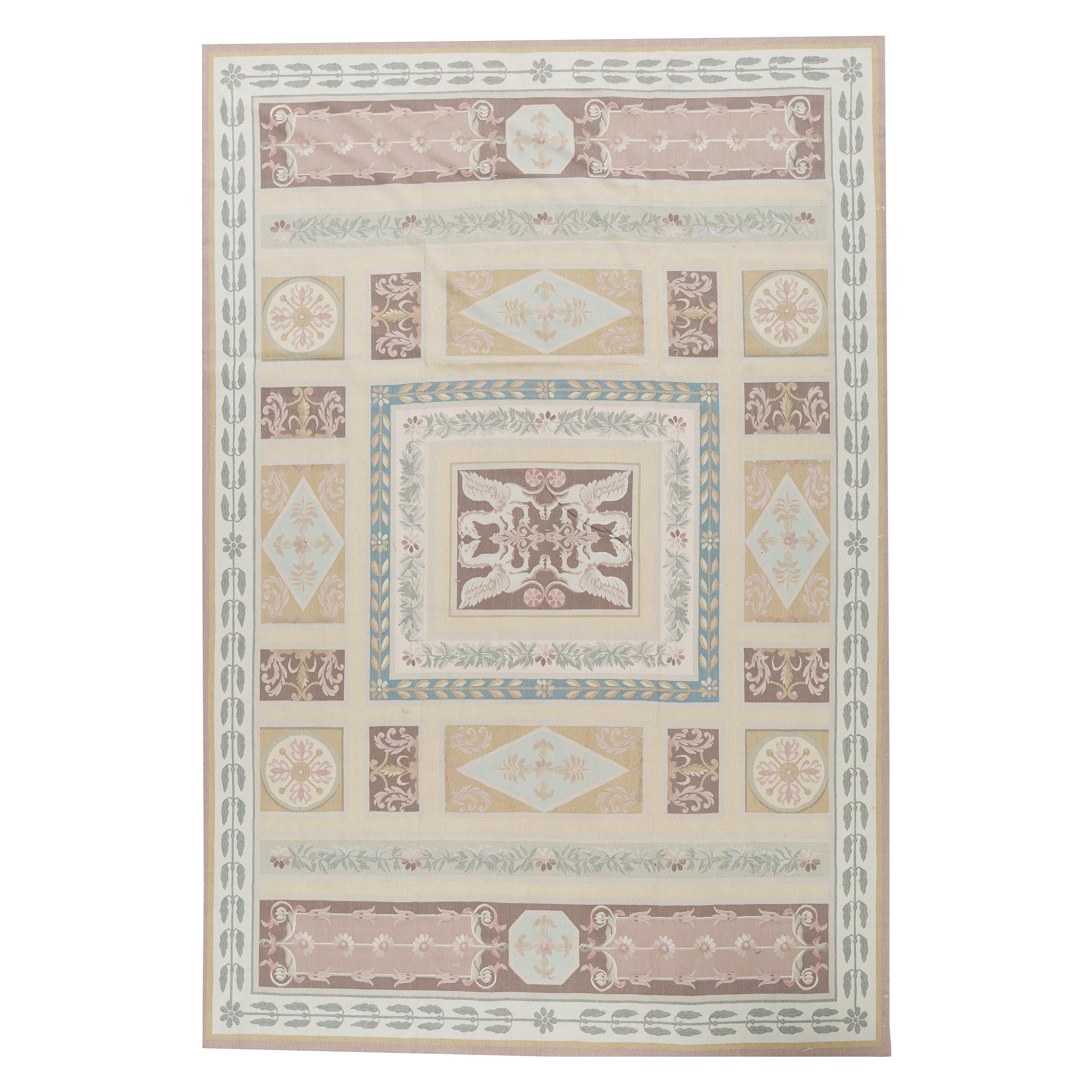 17th Century Traditional French Aubusson Sytle Flat-Weave Rug For Sale