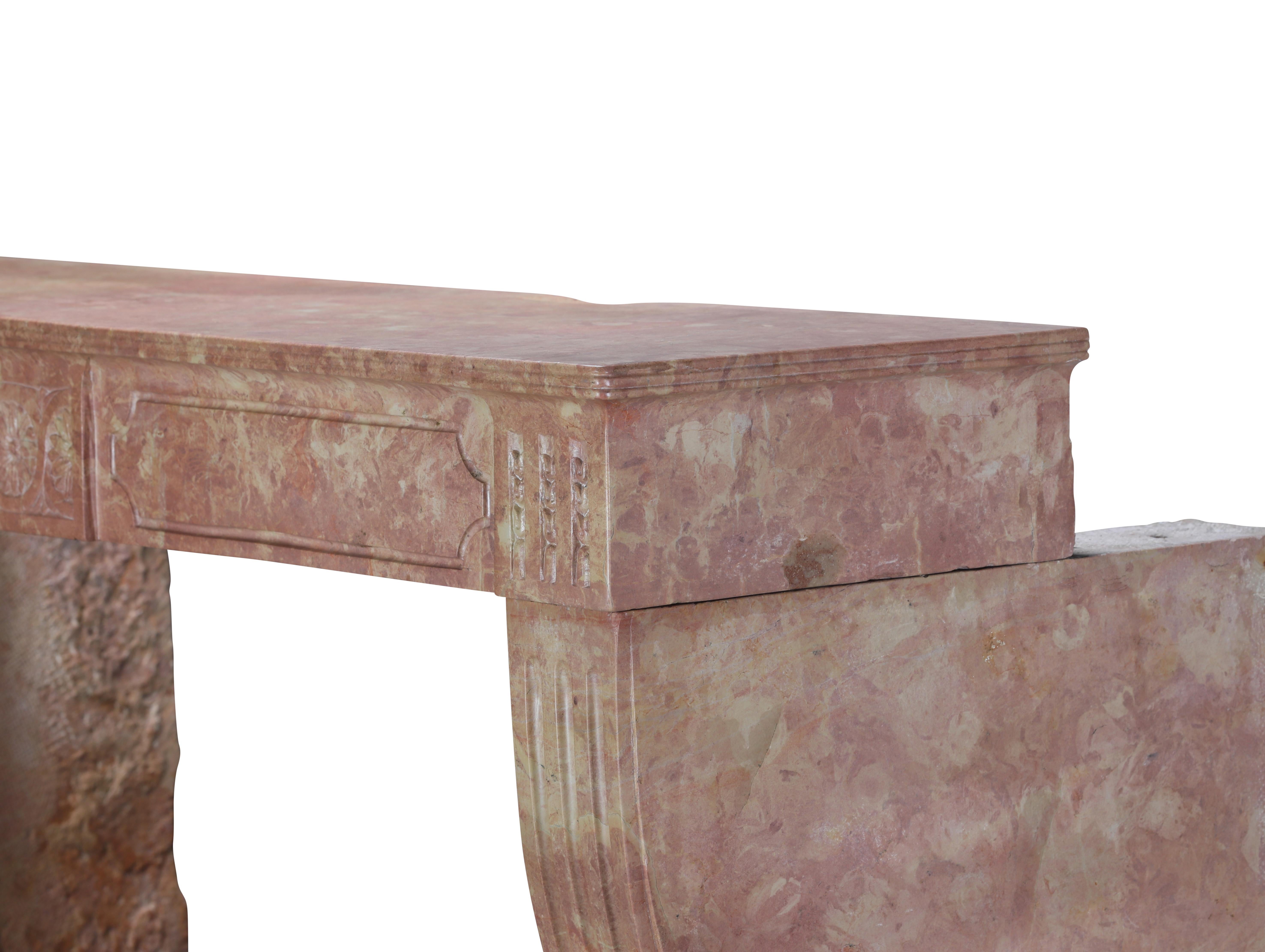 Entourage de cheminée haut de style traditionnel français en marbre Liseron rose en vente 3