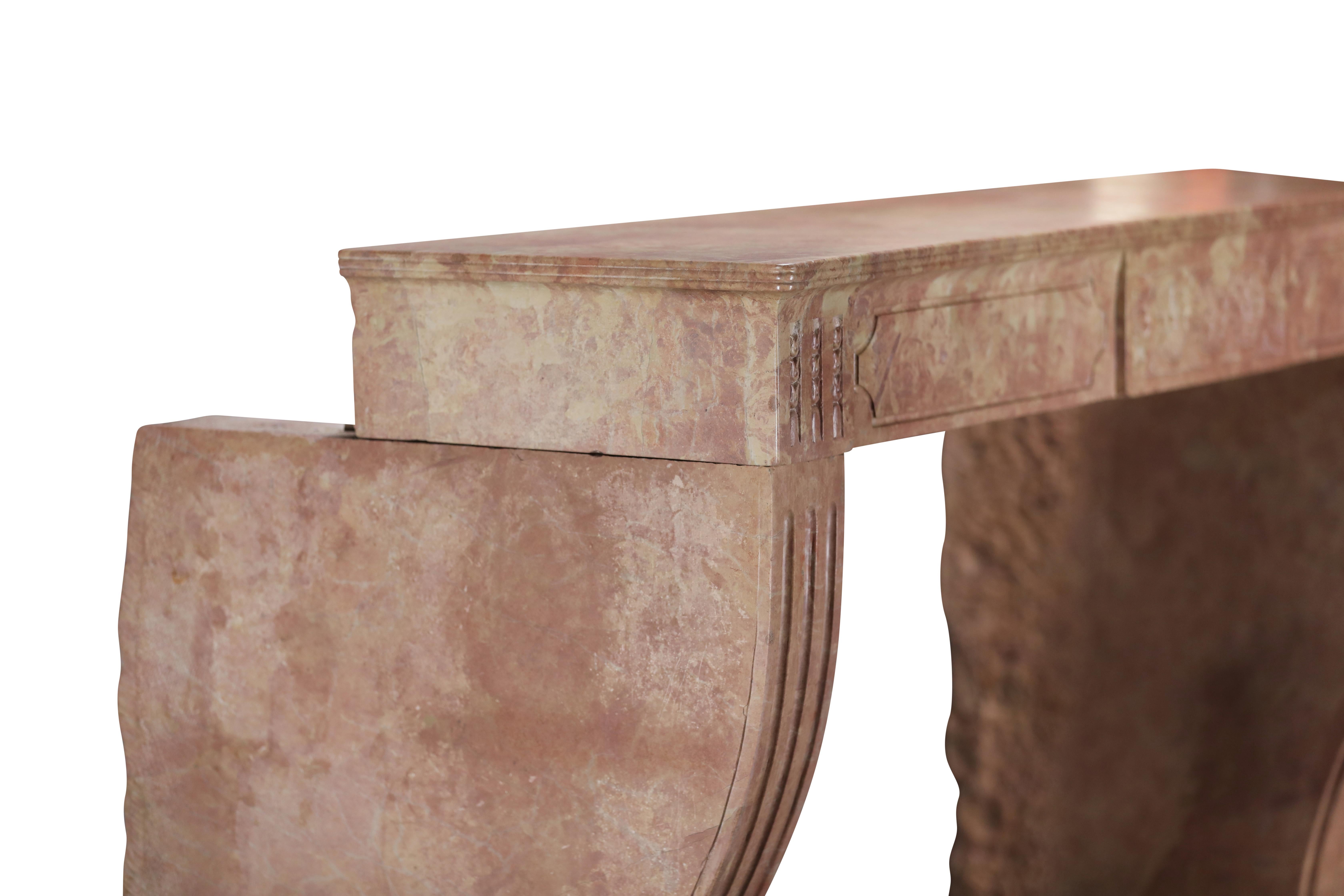 Entourage de cheminée haut de style traditionnel français en marbre Liseron rose en vente 9