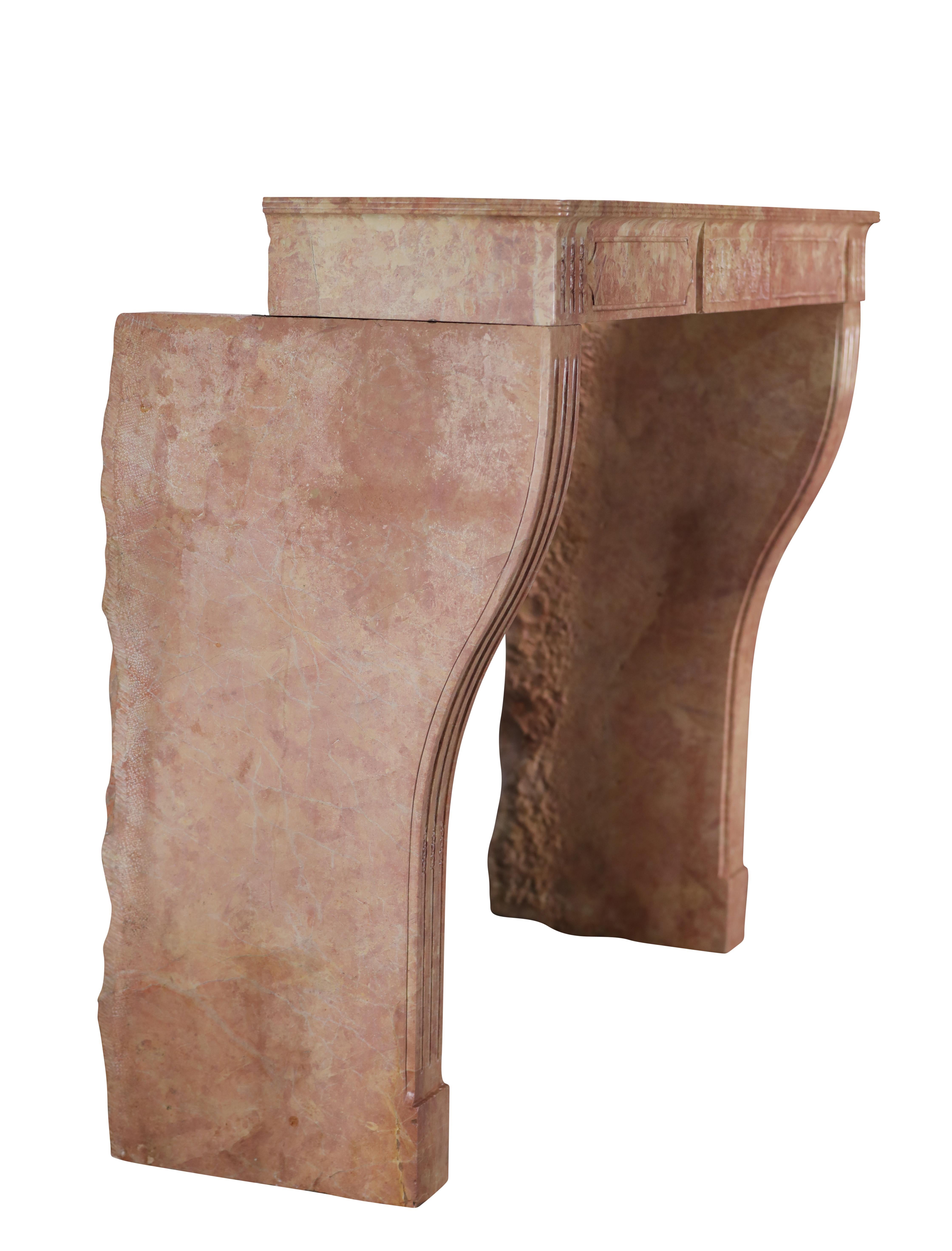 Entourage de cheminée haut de style traditionnel français en marbre Liseron rose en vente 10