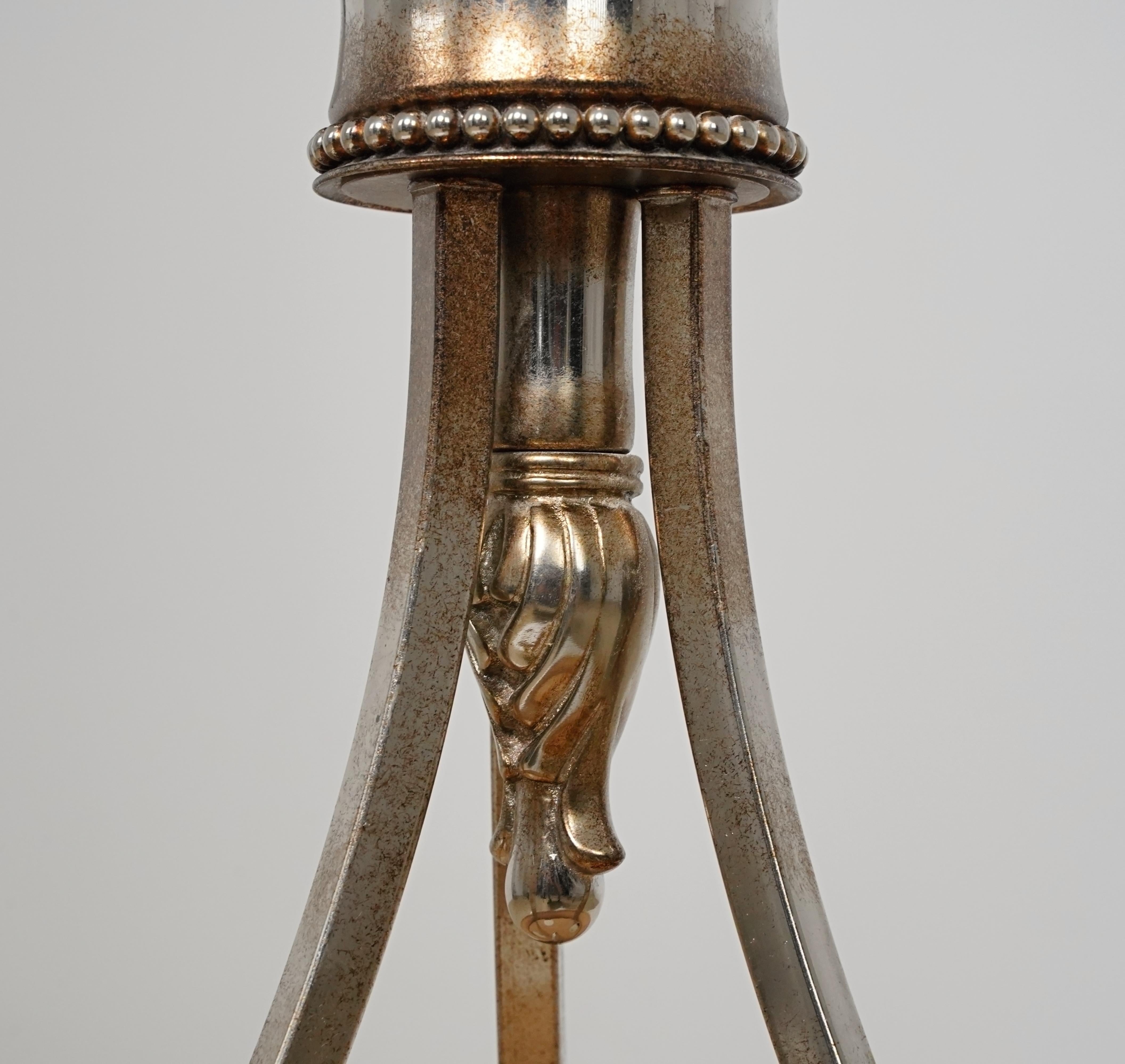 Lampe pendante traditionnelle en verre dépoli en vente 1
