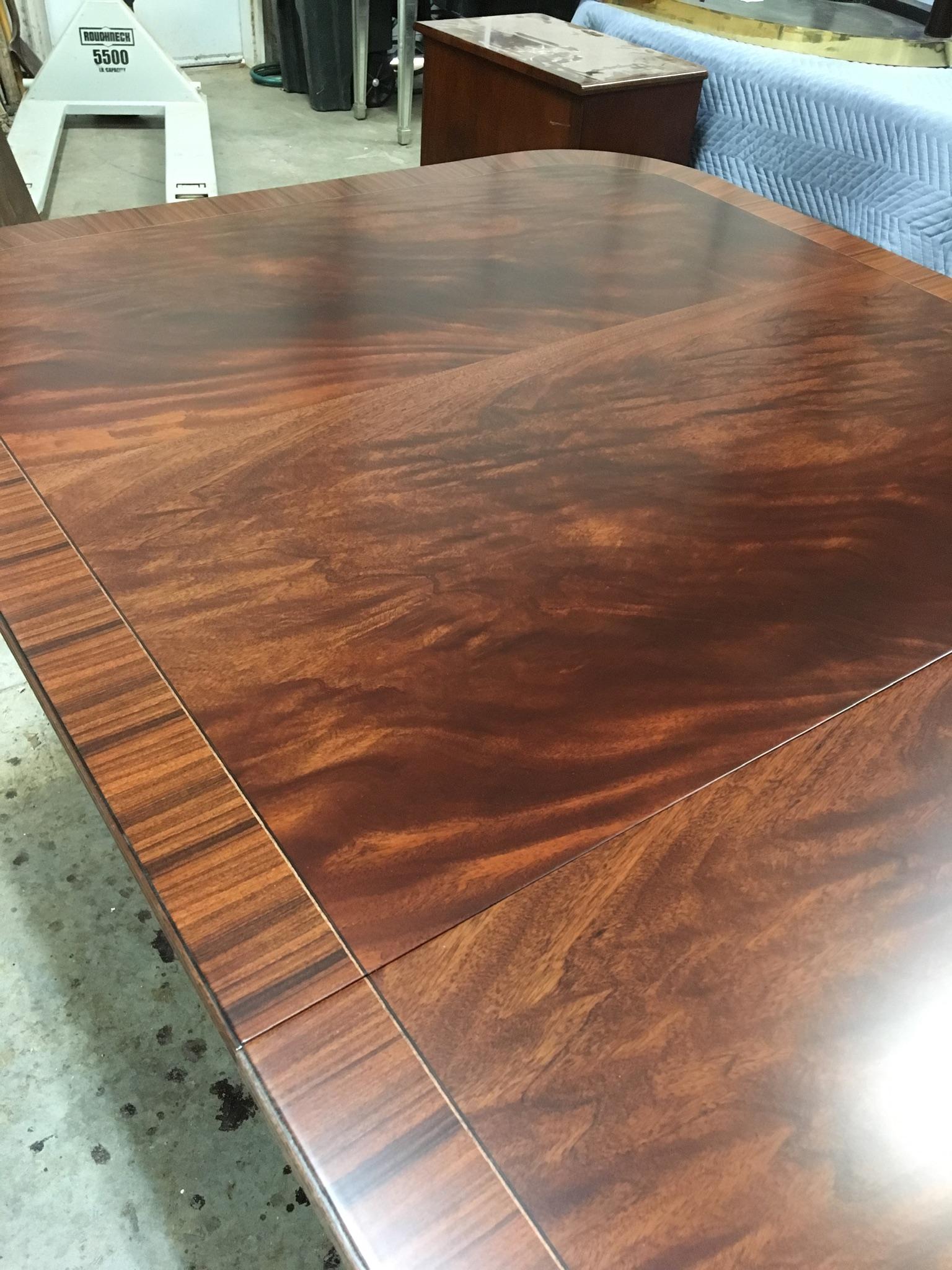 Traditional Georgian Style Mahogany Dining Table by Leighton Hall In New Condition For Sale In Suwanee, GA
