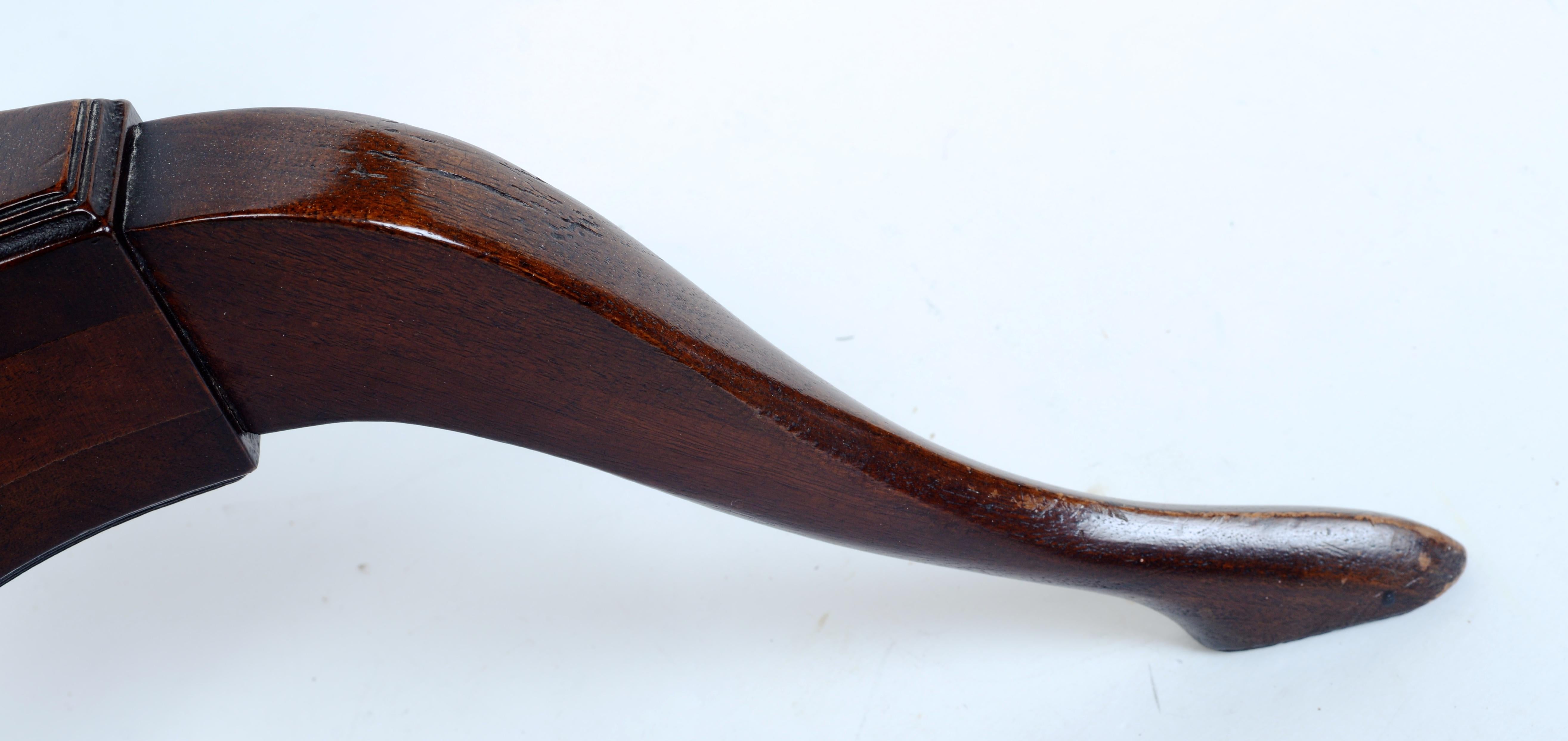 Traditioneller Lampentisch mit Dreibeinfuß aus Mahagoni im georgianischen Stil, höhenverstellbar (Georgian) im Angebot