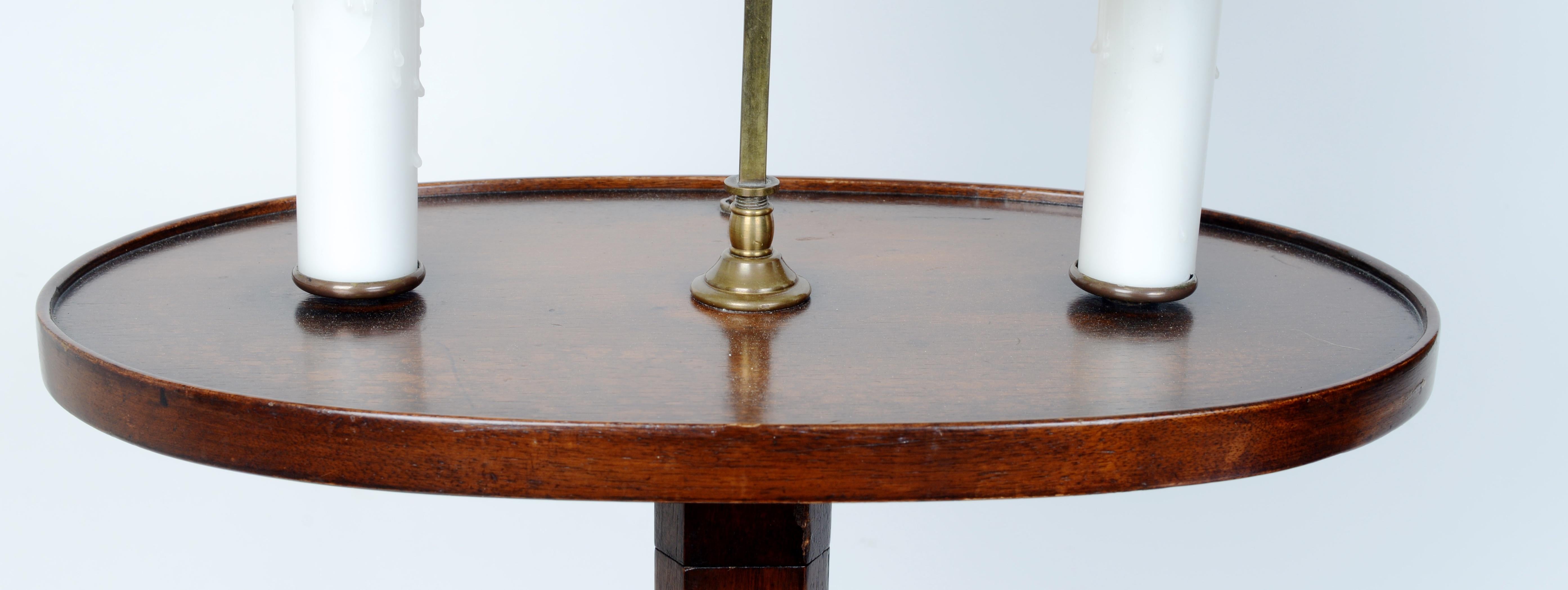 Traditioneller Lampentisch mit Dreibeinfuß aus Mahagoni im georgianischen Stil, höhenverstellbar im Angebot 1