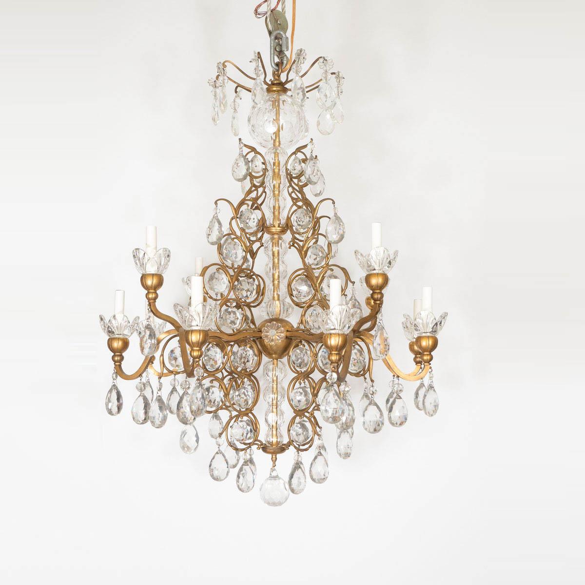 Mid-20th Century Traditional Gilt Metal Crystal Drop Chandelier For Sale