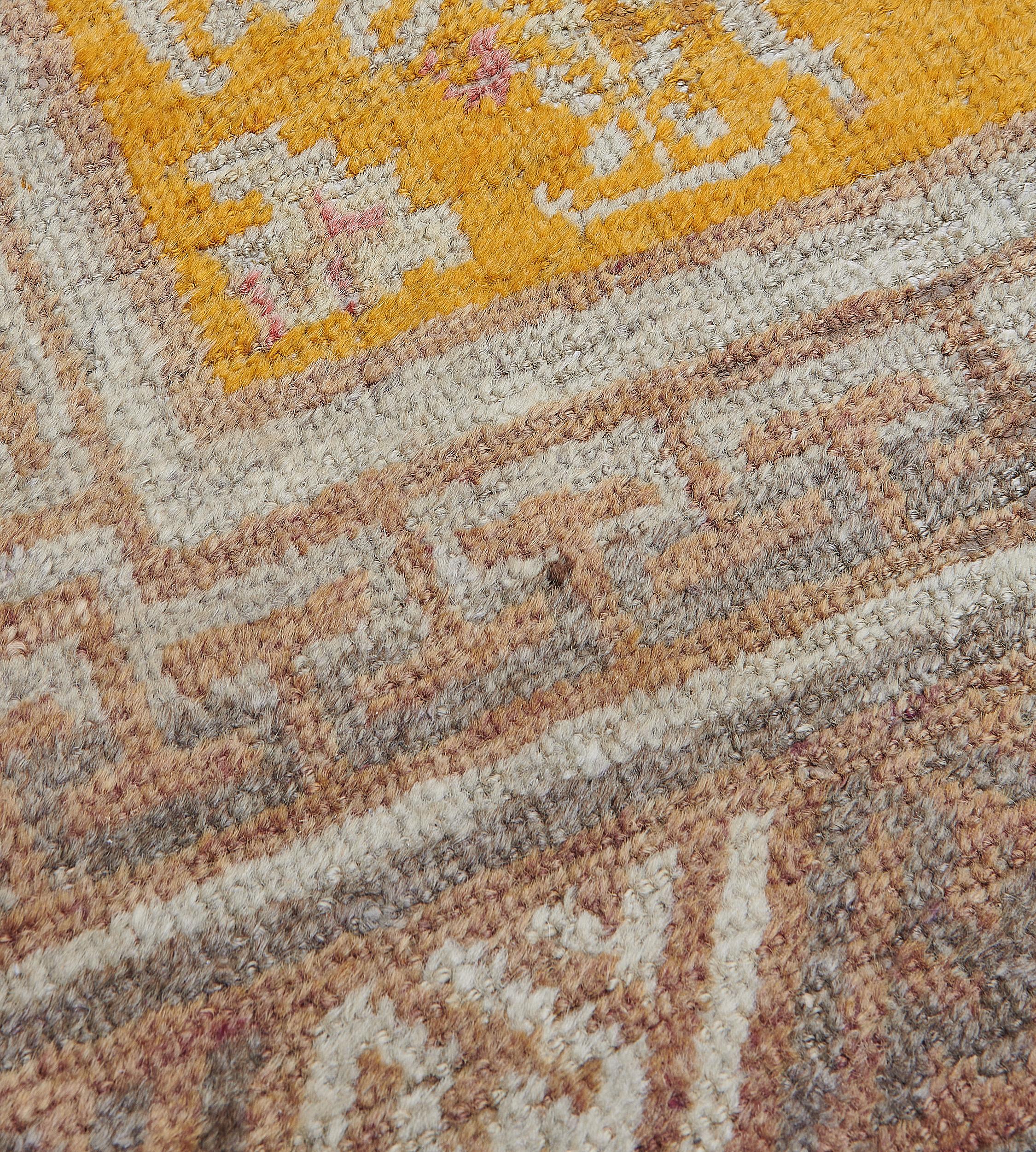Traditioneller goldener handgewebter Samarkand Khotan-Teppich (Handgewebt) im Angebot