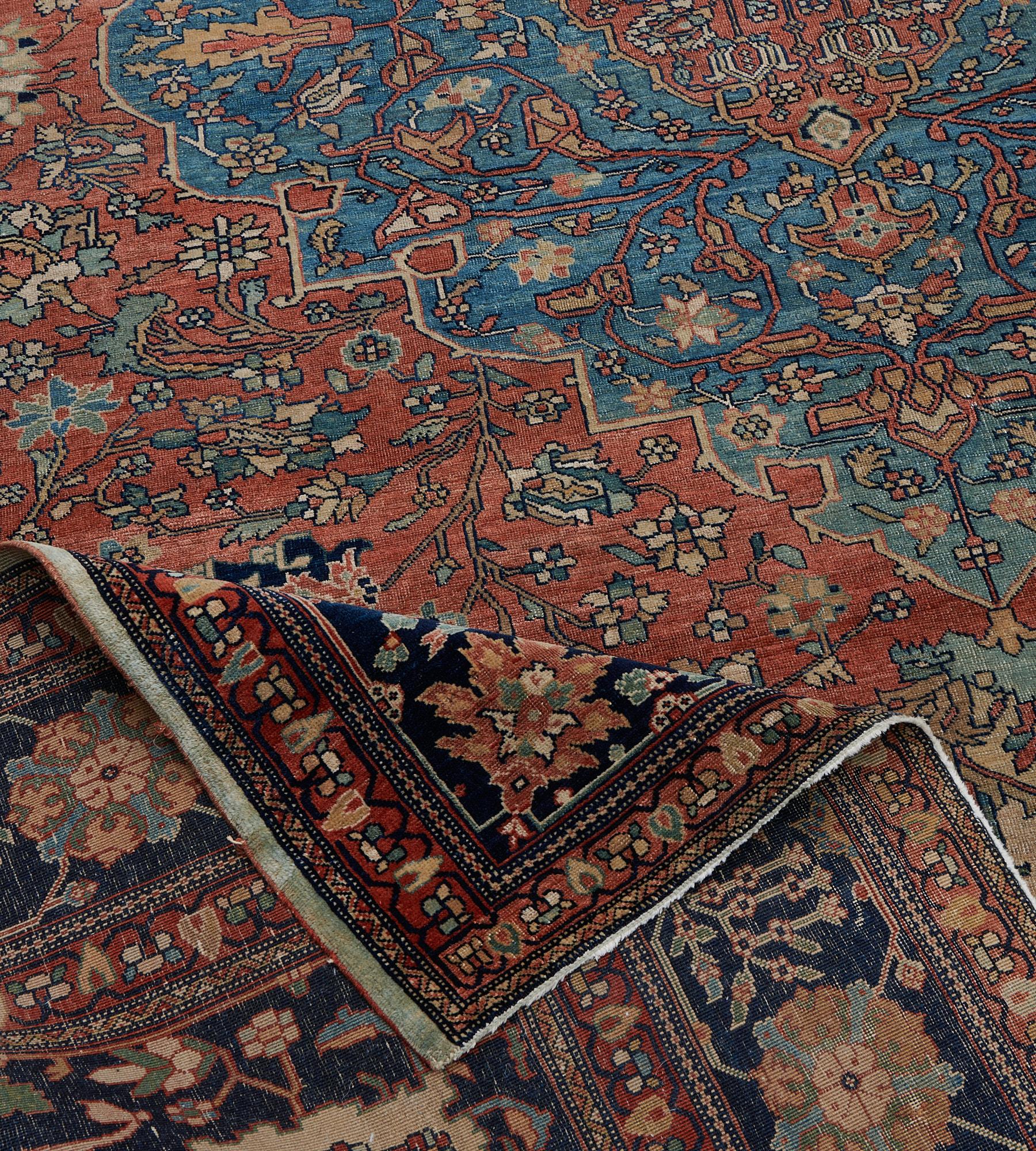 Traditional Hand-Knotted Wool Antique Persian Sarouk Rug For Sale 1
