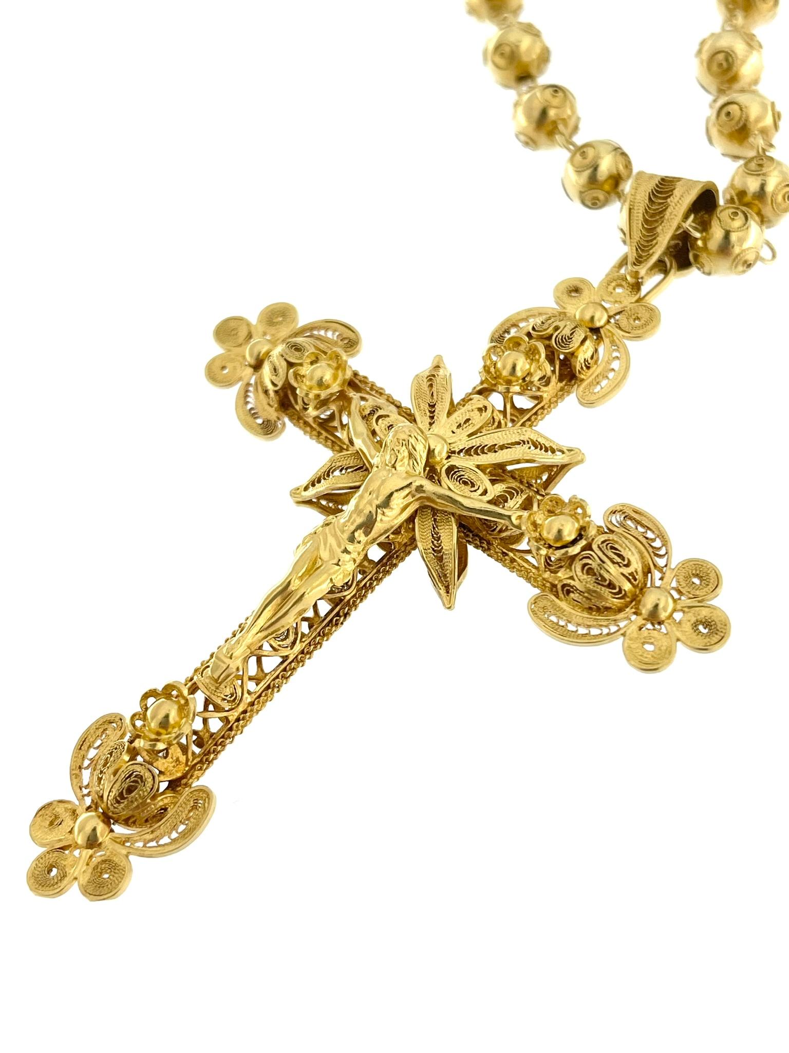 Traditional Hand-Made Portuguese Crucifix with Chain 19 karat Yellow Gold For Sale 5