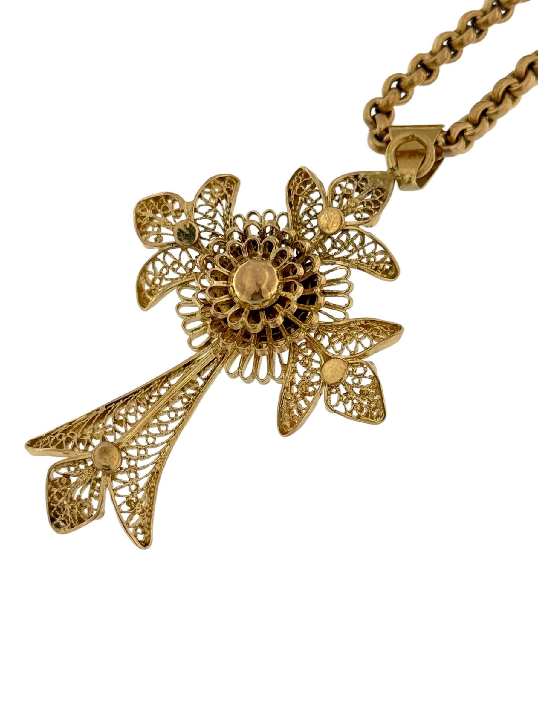 Traditional Hand-Made Portuguese Crucifix with Chain 19 karat Yellow Gold For Sale 1