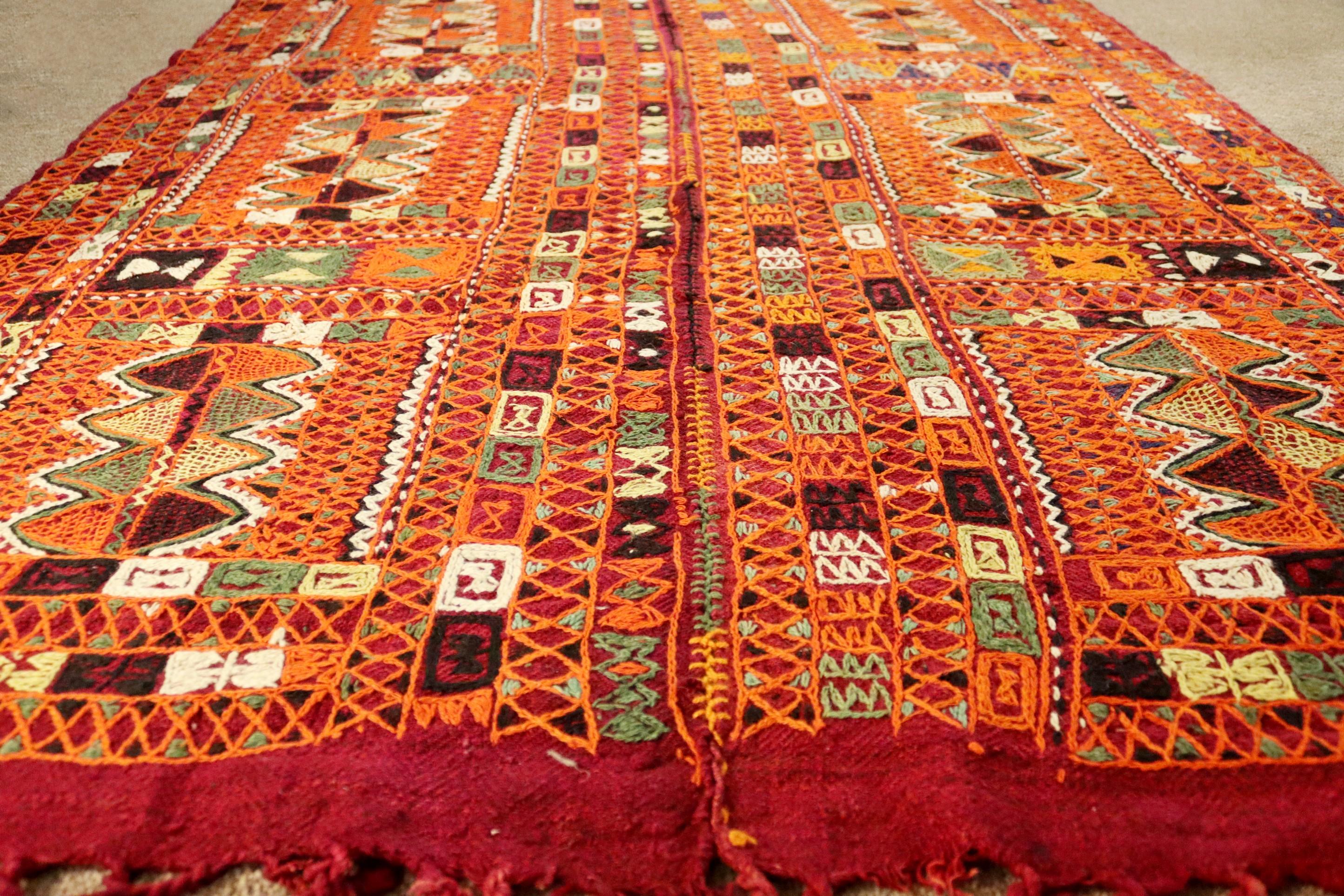 Traditioneller Hand Made Rechteckiger Flächenteppich Teppich Rot Made in Iraq im Zustand „Gut“ im Angebot in Keego Harbor, MI