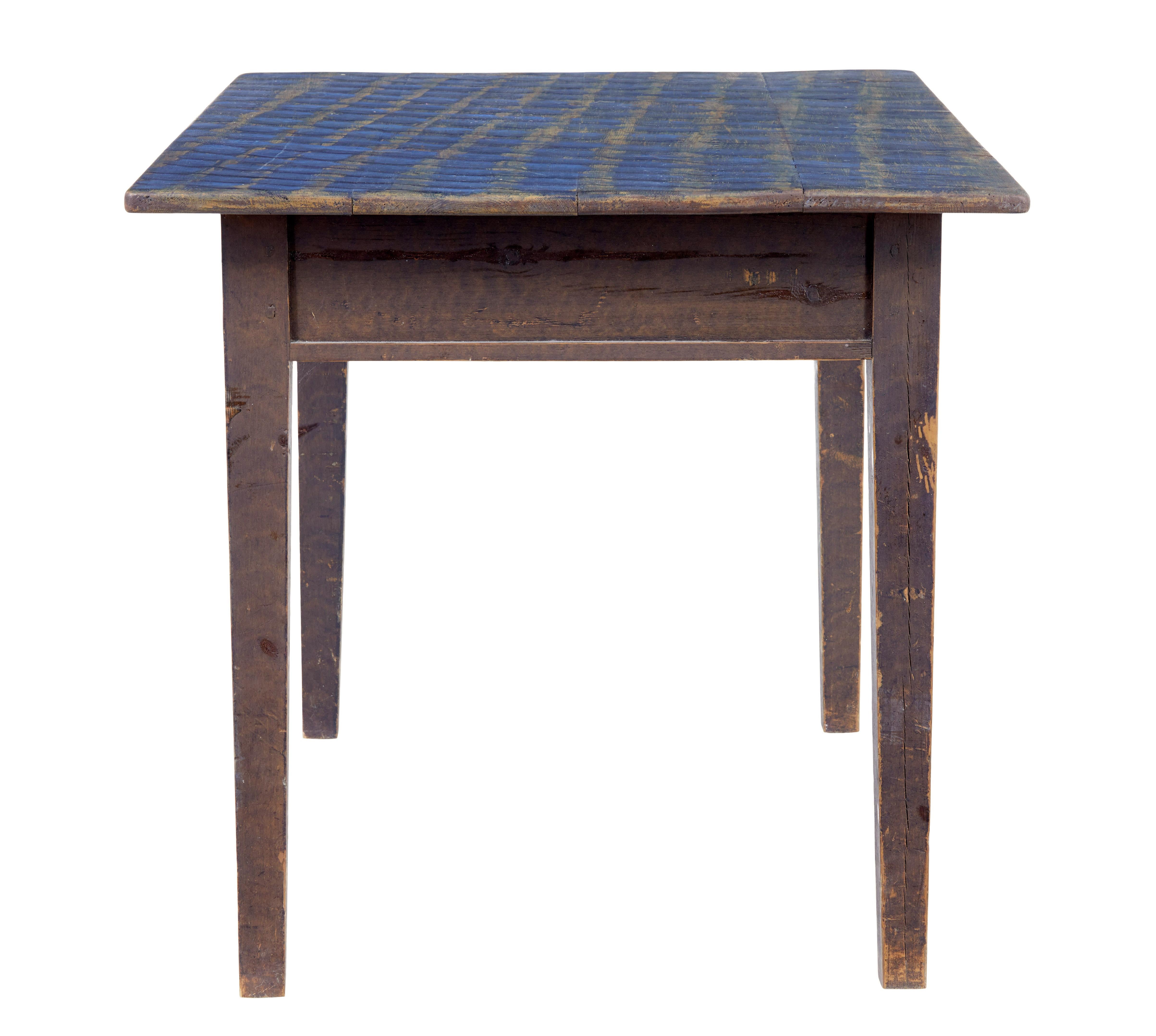 Traditional hand painted Swedish 19th century pine side table In Good Condition For Sale In Debenham, Suffolk