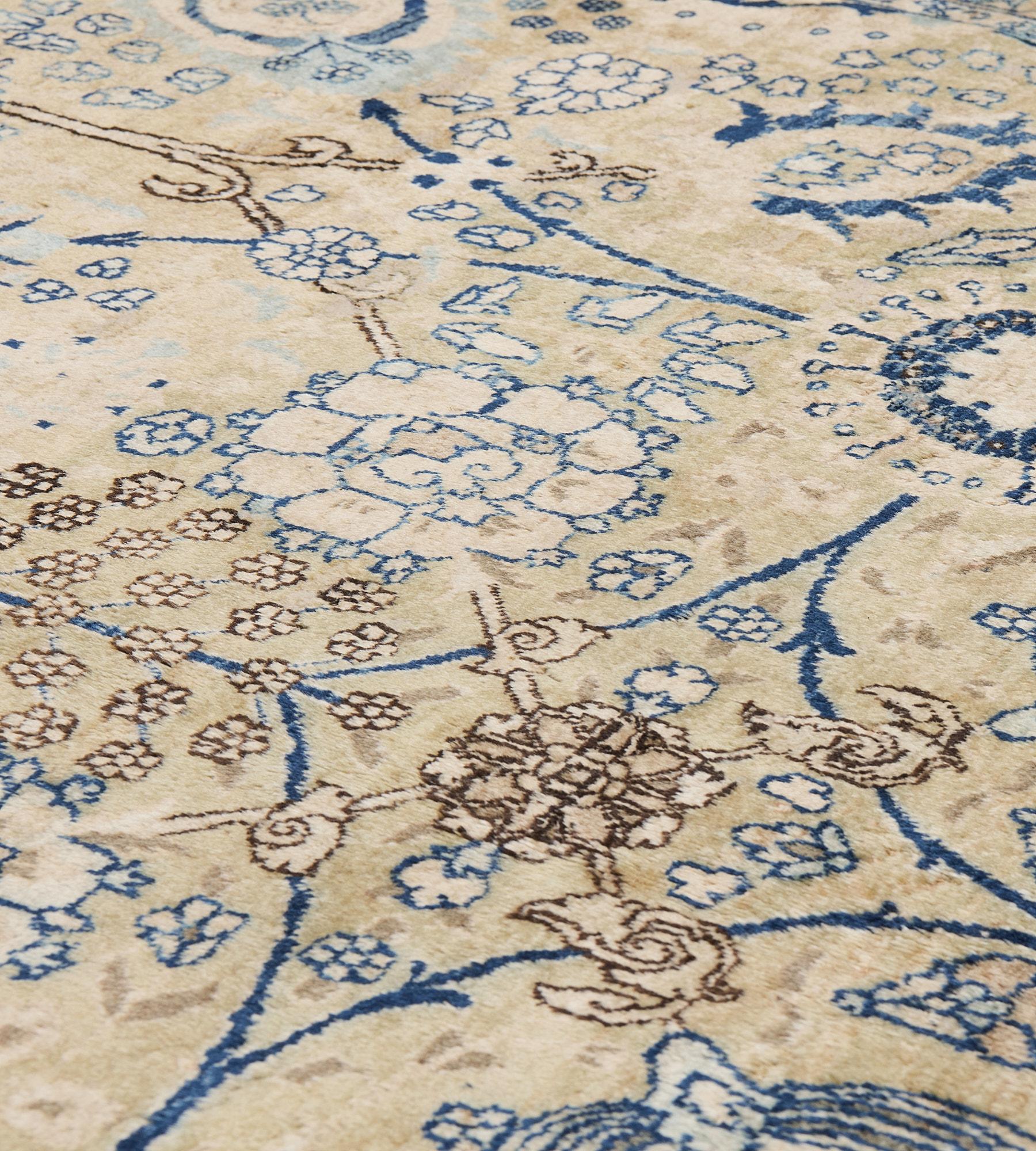Traditional Hand-woven Blue & Ivory Floral Persian Tabriz Rug In Good Condition For Sale In West Hollywood, CA