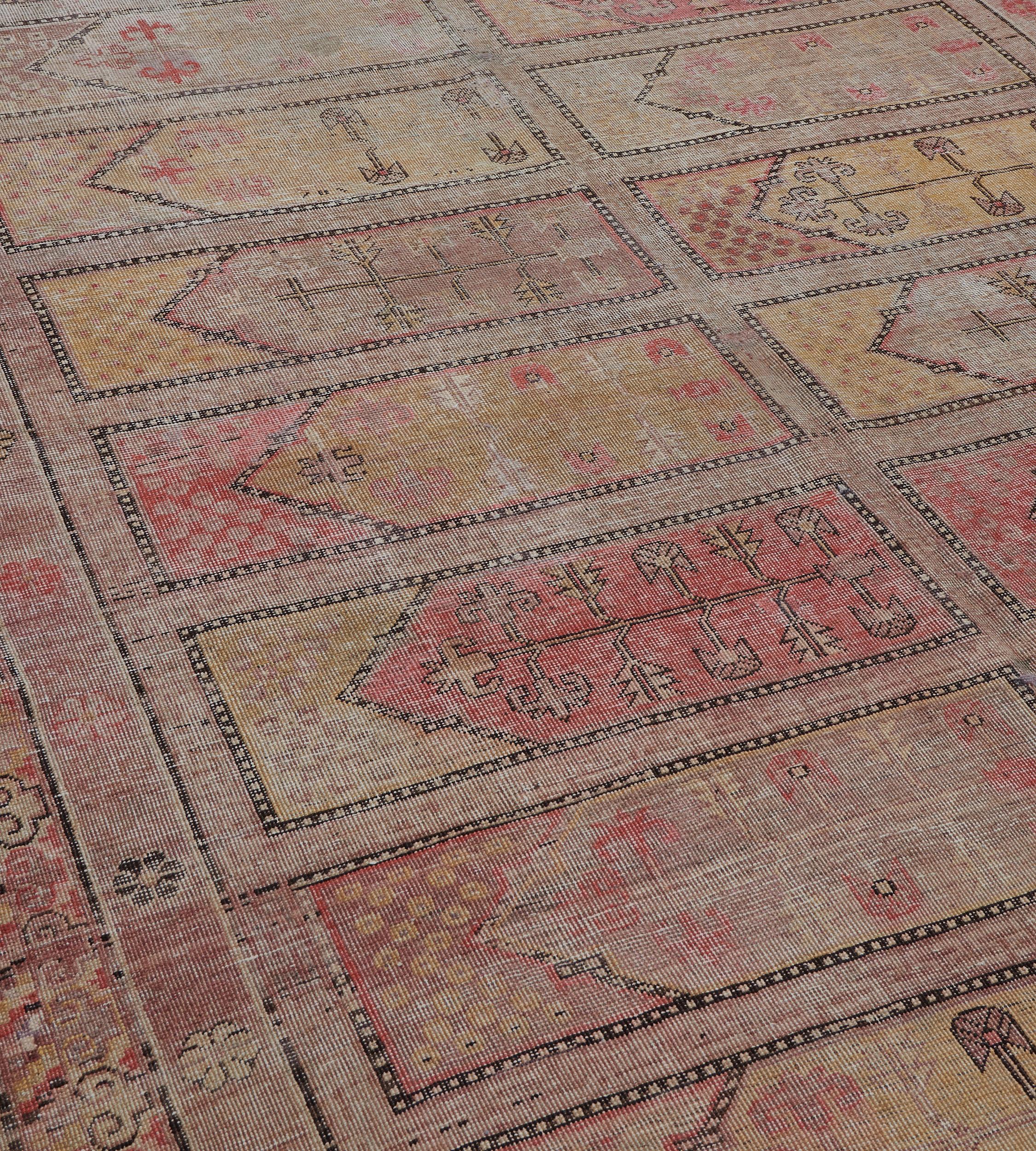 Traditioneller handgewebter Samarkand Khotan-Teppich (Ostturkestanisch) im Angebot