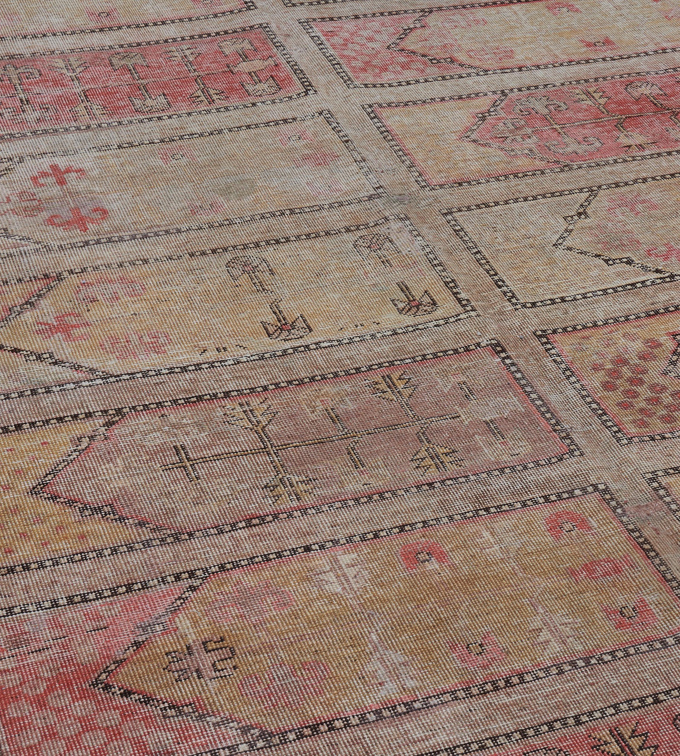 Traditioneller handgewebter Samarkand Khotan-Teppich (Handgewebt) im Angebot
