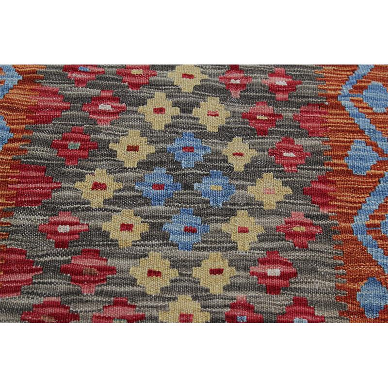Traditional Handwoven Turkish Kilim Rug For Sale 5